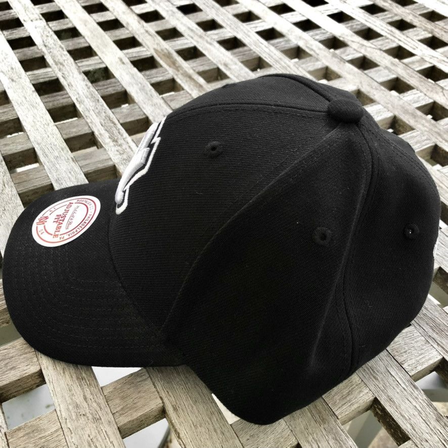 Mitchell & Ness Atlanta Braves MLB Cooperstown Monochrome Snapback Hat Size ONE SIZE - 2 Thumbnail