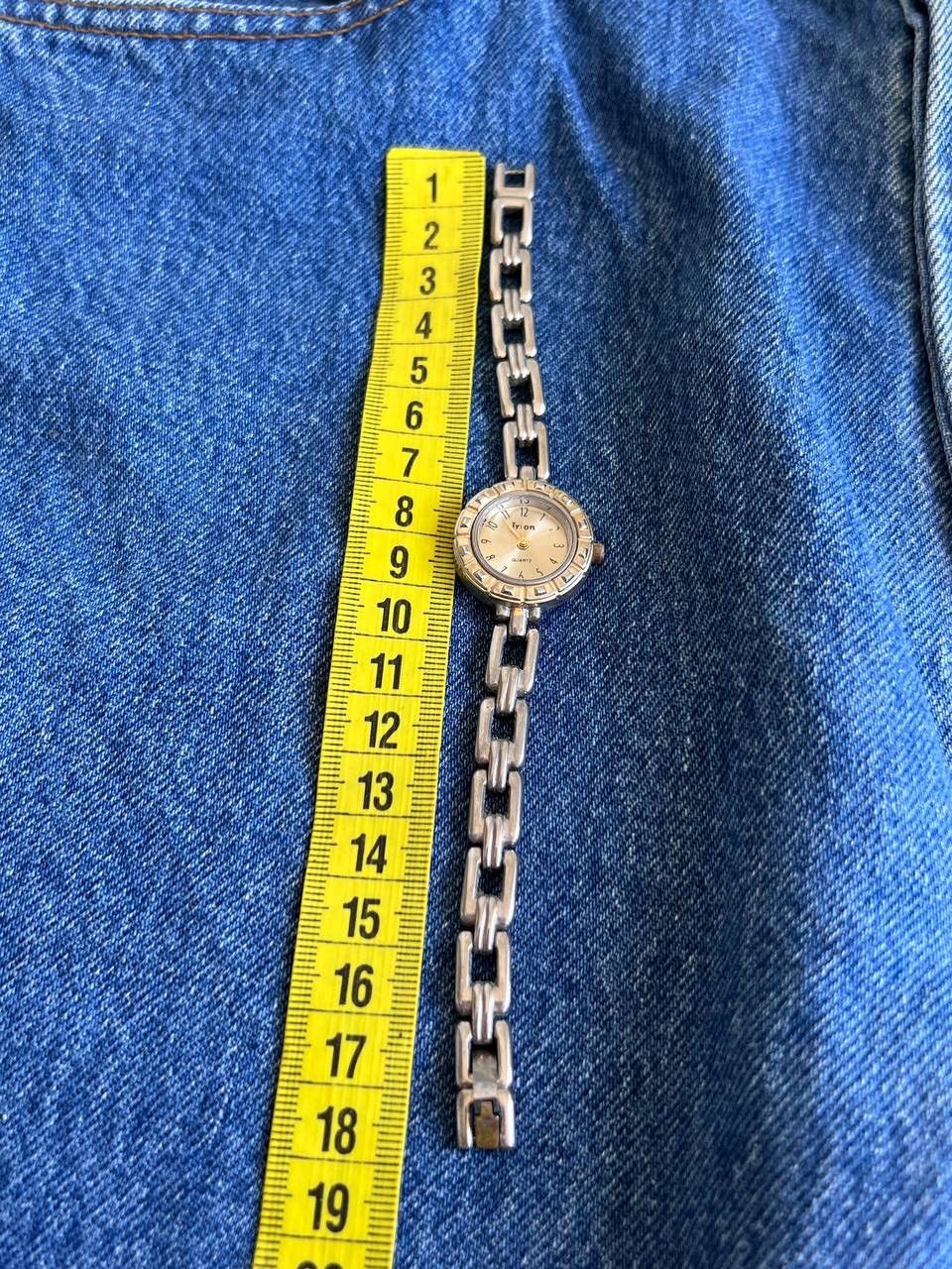 Vintage Futuristic Minimalistic Iron Japanese Bracelet Watch Size ONE SIZE - 4 Thumbnail