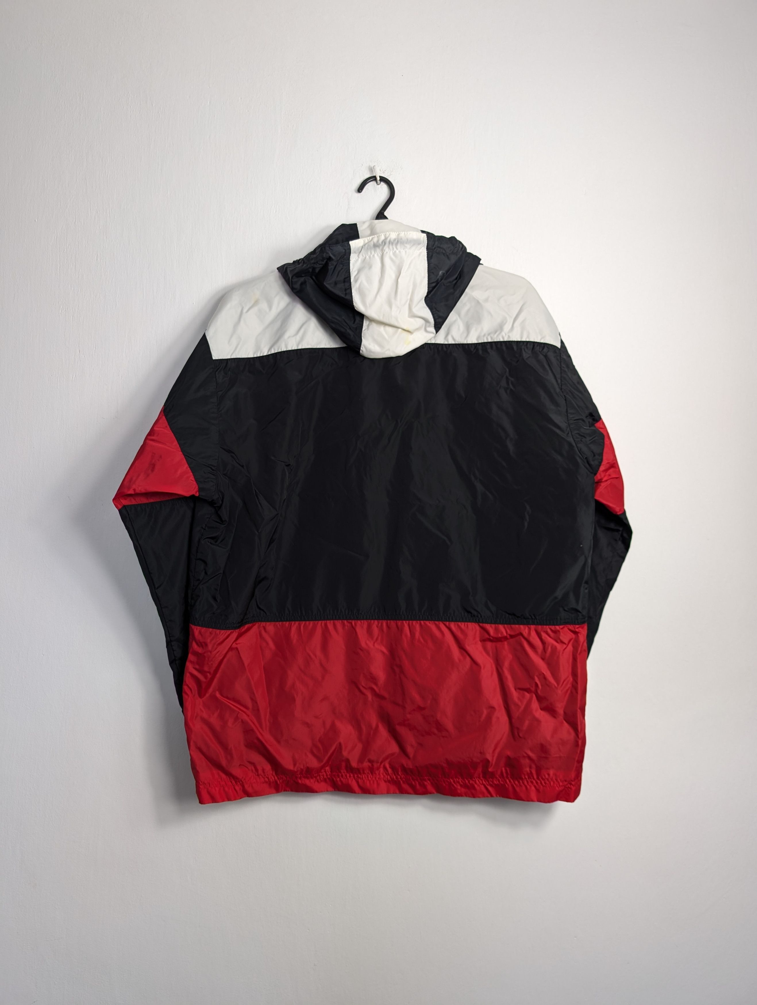 Nike Vintage Nike Sports Classics Windbreaker Jacket Boxy Y2K Size US S / EU 44-46 / 1 - 5 Thumbnail