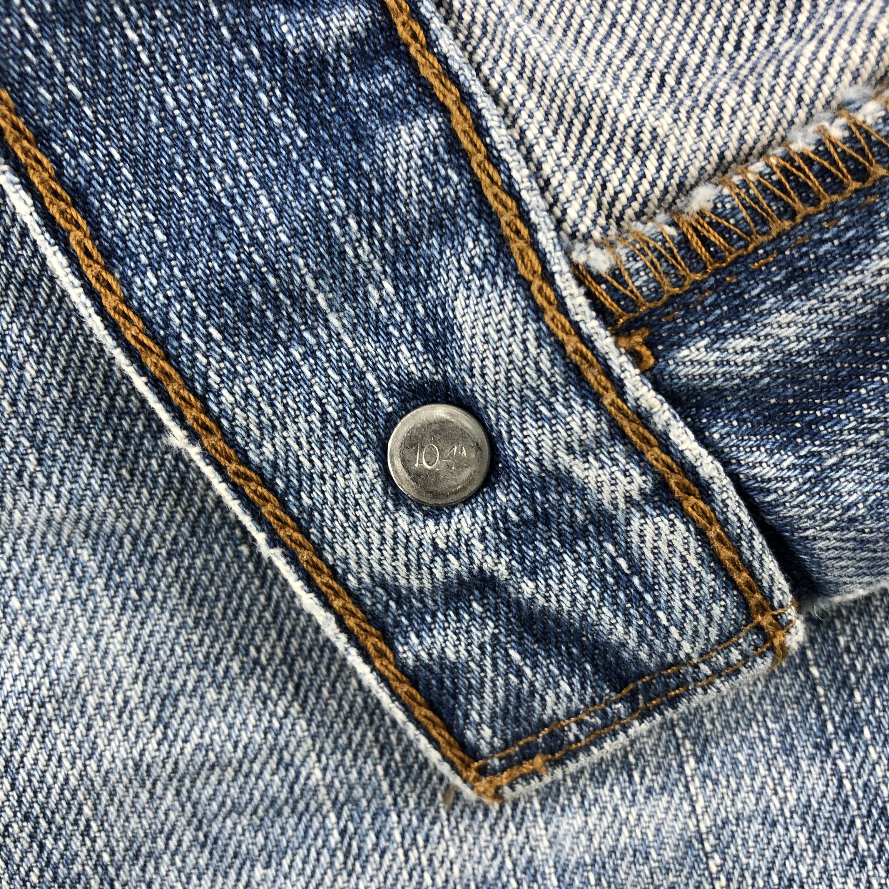 Levi's × Vintage Vintage Blue Wash Levis 569 Jeans-JM3022 Size US 37 - 12 Thumbnail