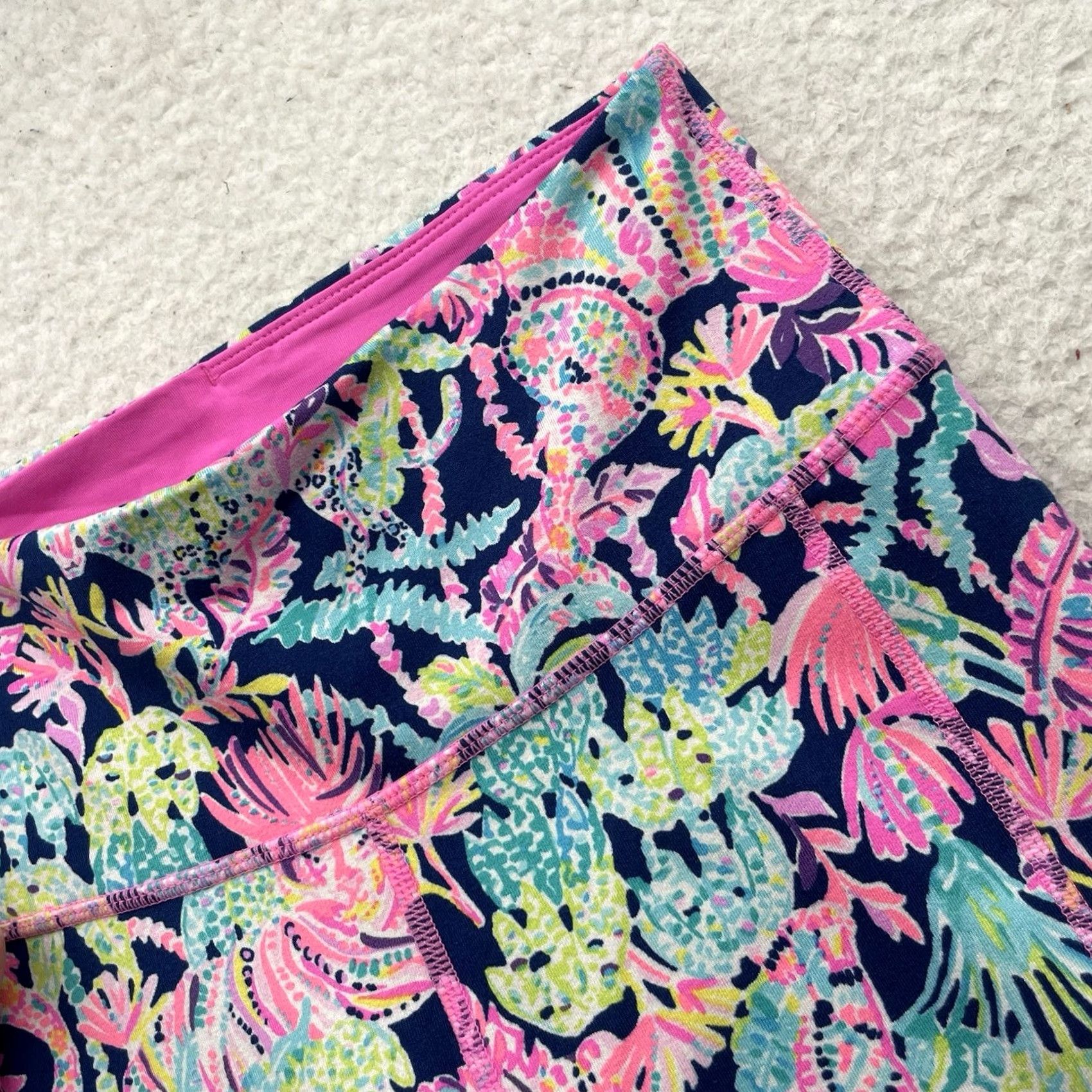 Lilly Pulitzer Lilly Pulitzer Leggings Womens Small 21" Luxletic Weekender Cropped Multicolor Floral Athletic Skinny 21 in Inseam Womens Size 28" / US 6 / IT 42 - 2 Thumbnail