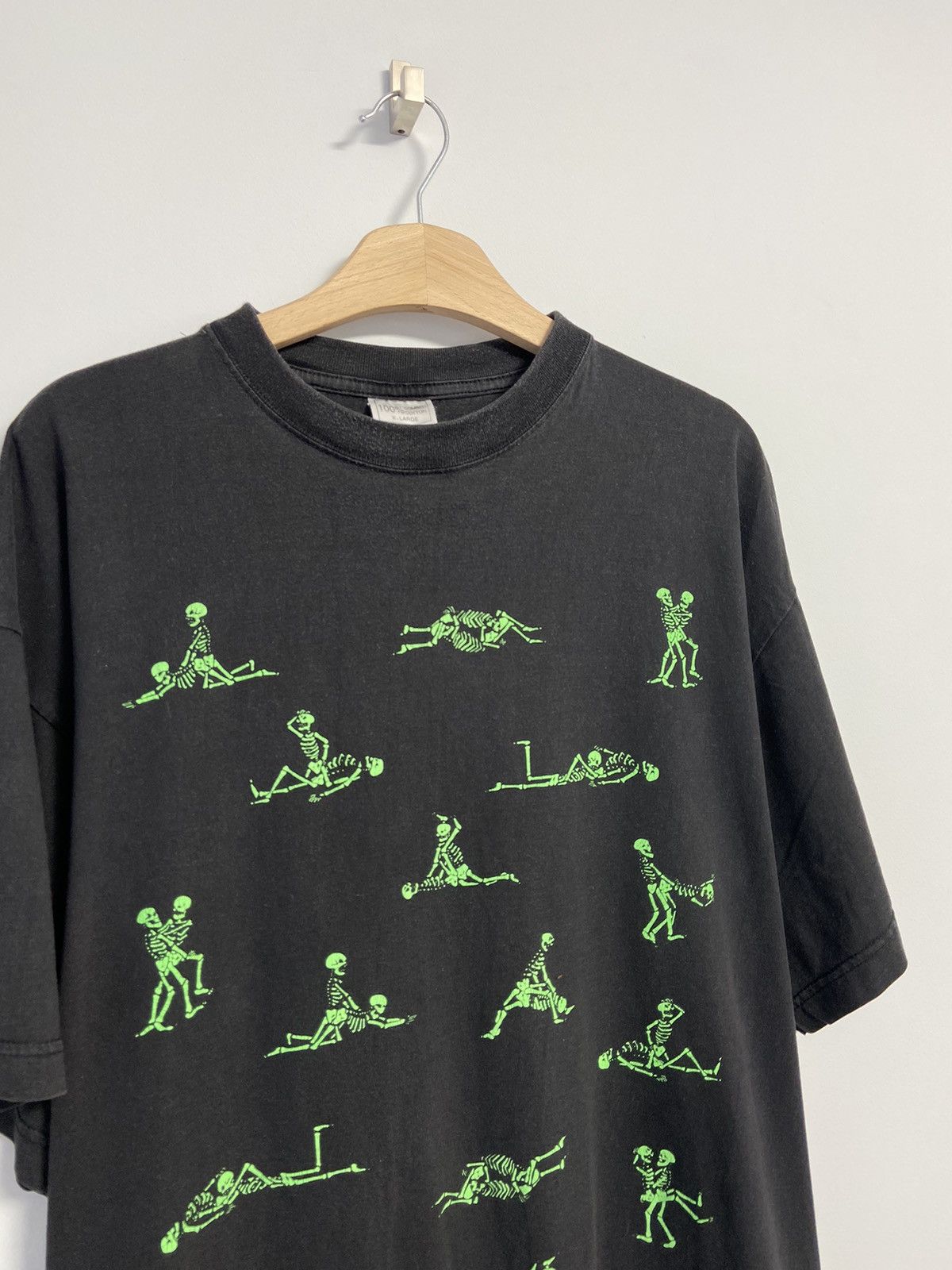 Fashion Victim × Vintage 1990 Fashion Victim Skeleton Sex Positions T-Shirt Size US XL / EU 56 / 4 - 2 Thumbnail