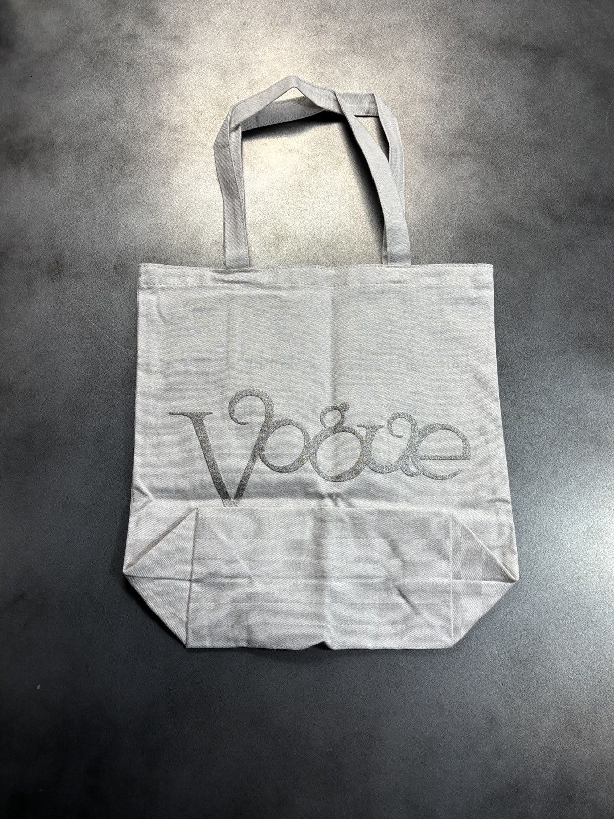 Vogue Vogue Tote Bag White Silver Puff Print Script 2025 Promo Size ONE SIZE - 2 Thumbnail