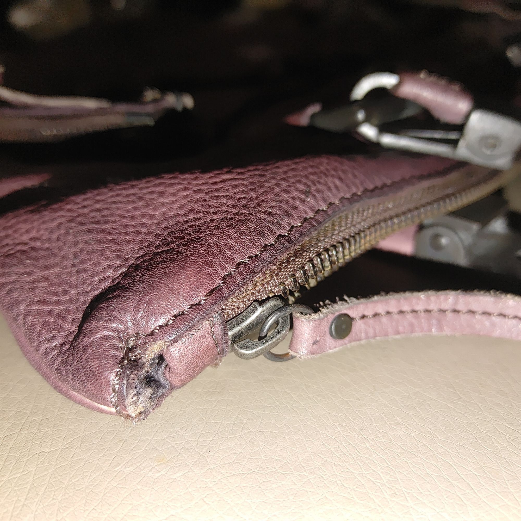 Diesel Diesel Vintage Leather Handbag Tote Purse Heavy Hardware Bur Size ONE SIZE - 9 Thumbnail