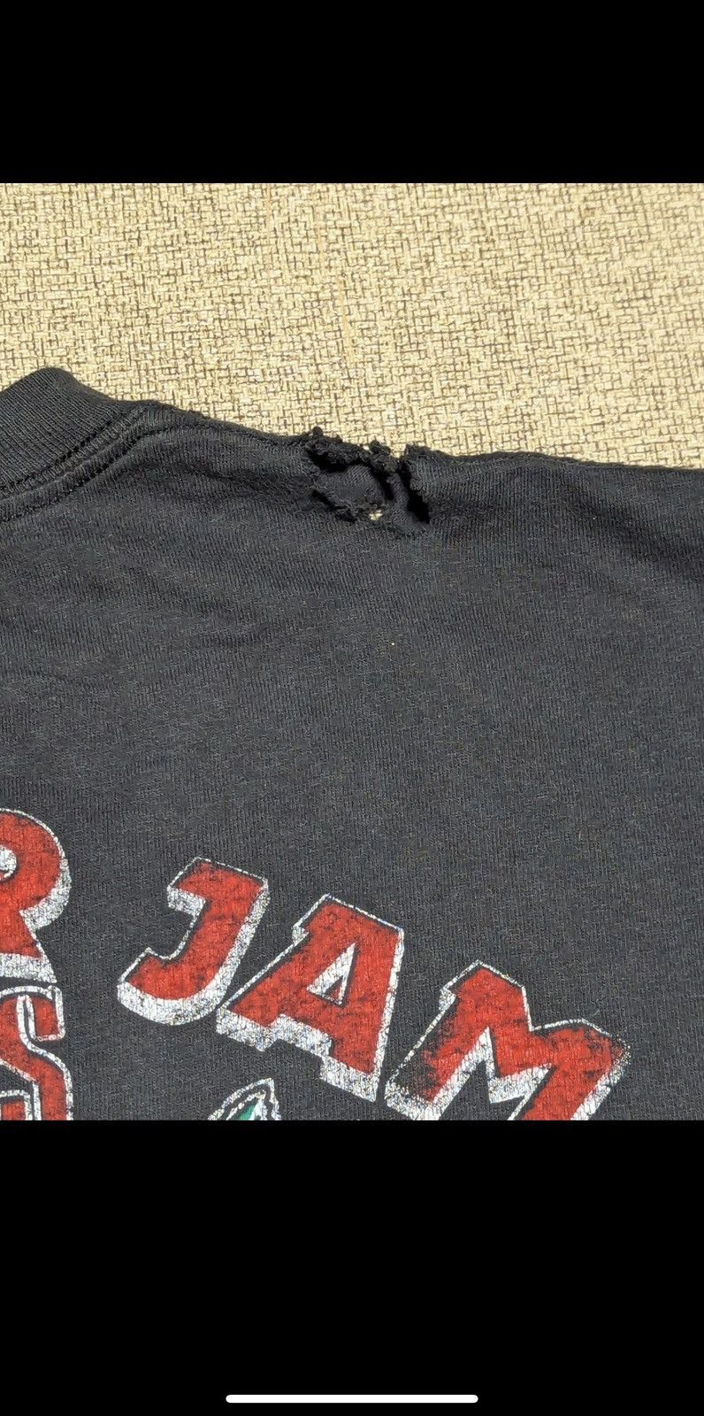 Vintage Vintage 1988 Guns N Roses Tour Tee L Single Stitch Size US L / EU 52-54 / 3 - 9 Thumbnail
