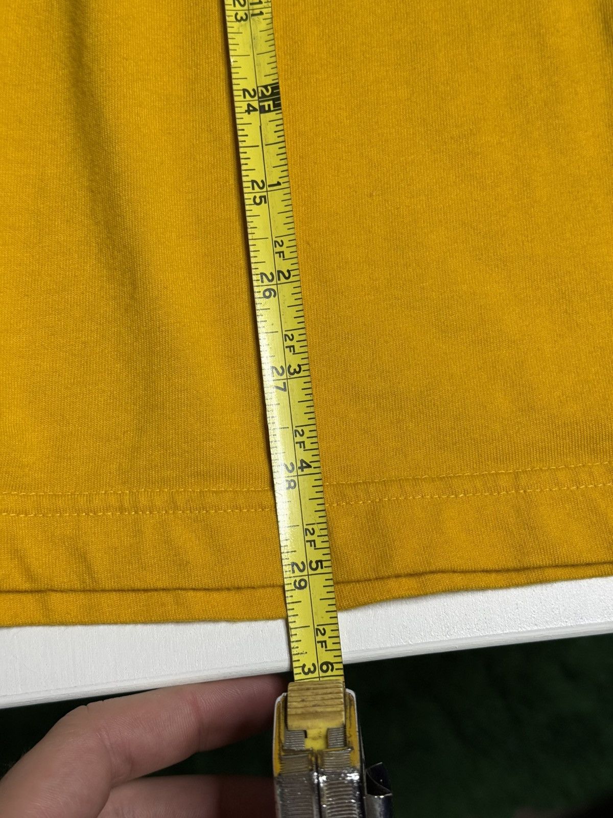 Uniqlo Uniqlo Batman & Robin Basquiat Tee “Yellow” [M] PREOWNED Size US M / EU 48-50 / 2 - 8 Thumbnail