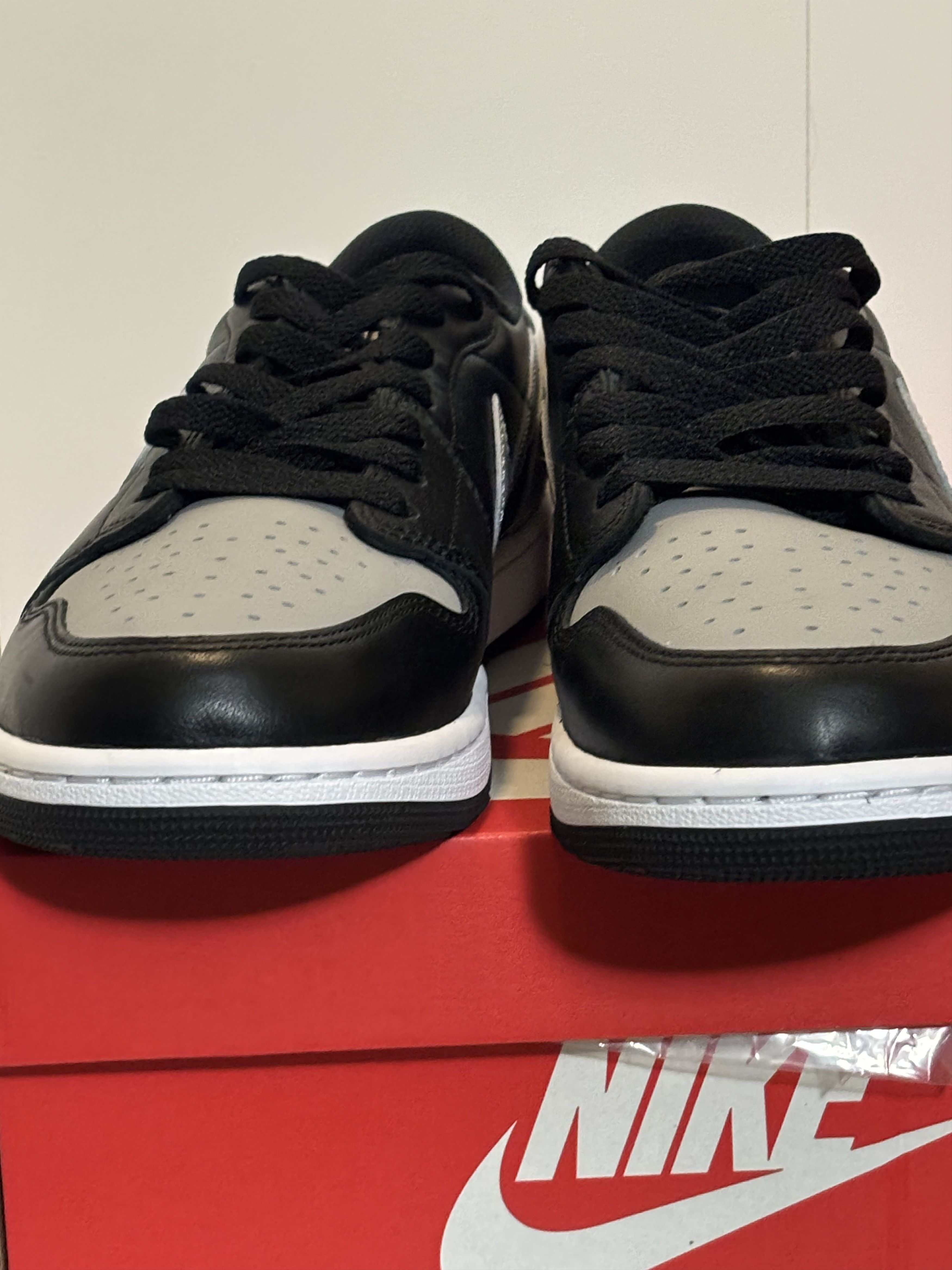 Nike Jordon 1 Retro Low OG Size US 10 / EU 43 - 3 Thumbnail