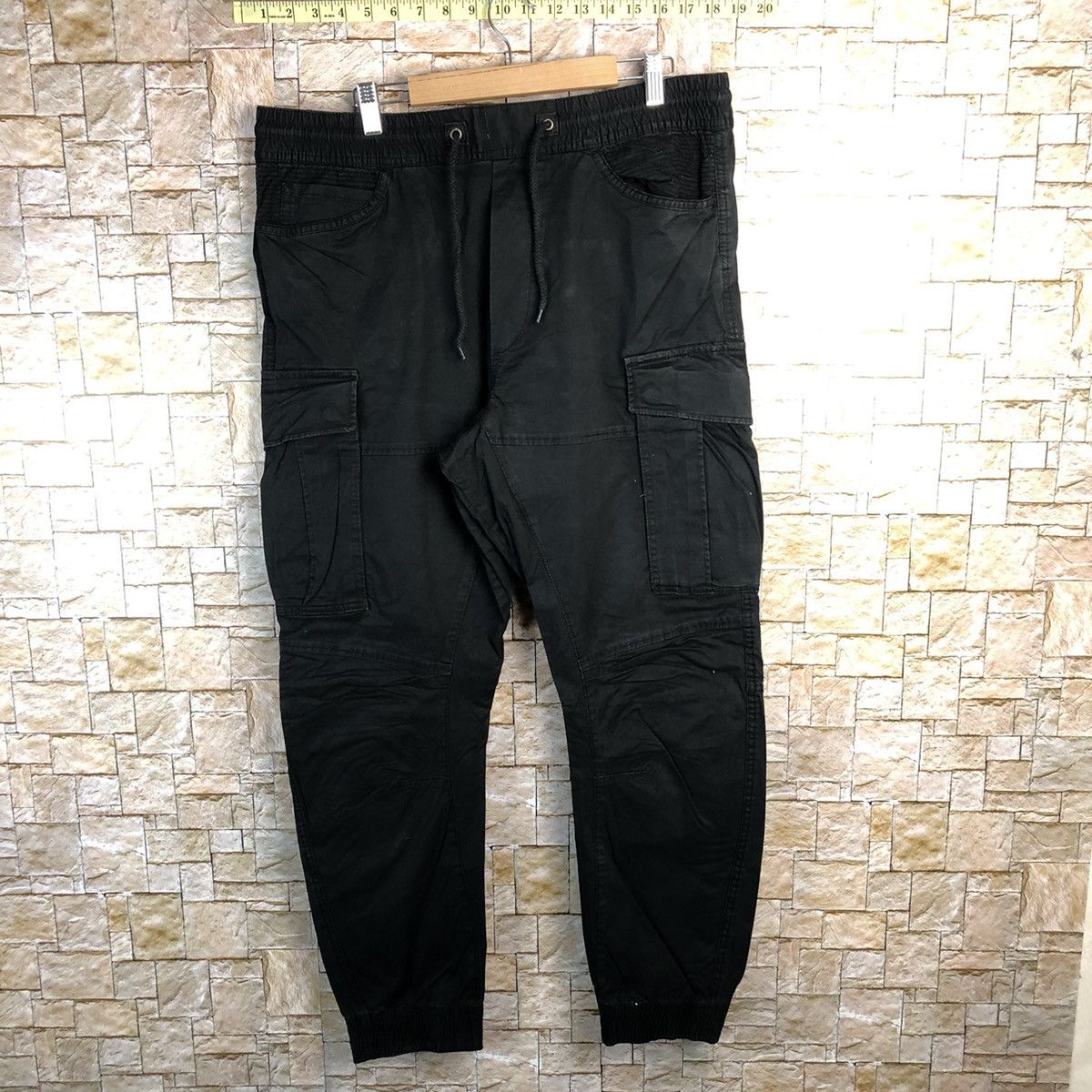 Japanese Brand H&M Black Cargo Multipocket Joggers Pants #A121 Size US 34 / EU 50 - 1 Thumbnail