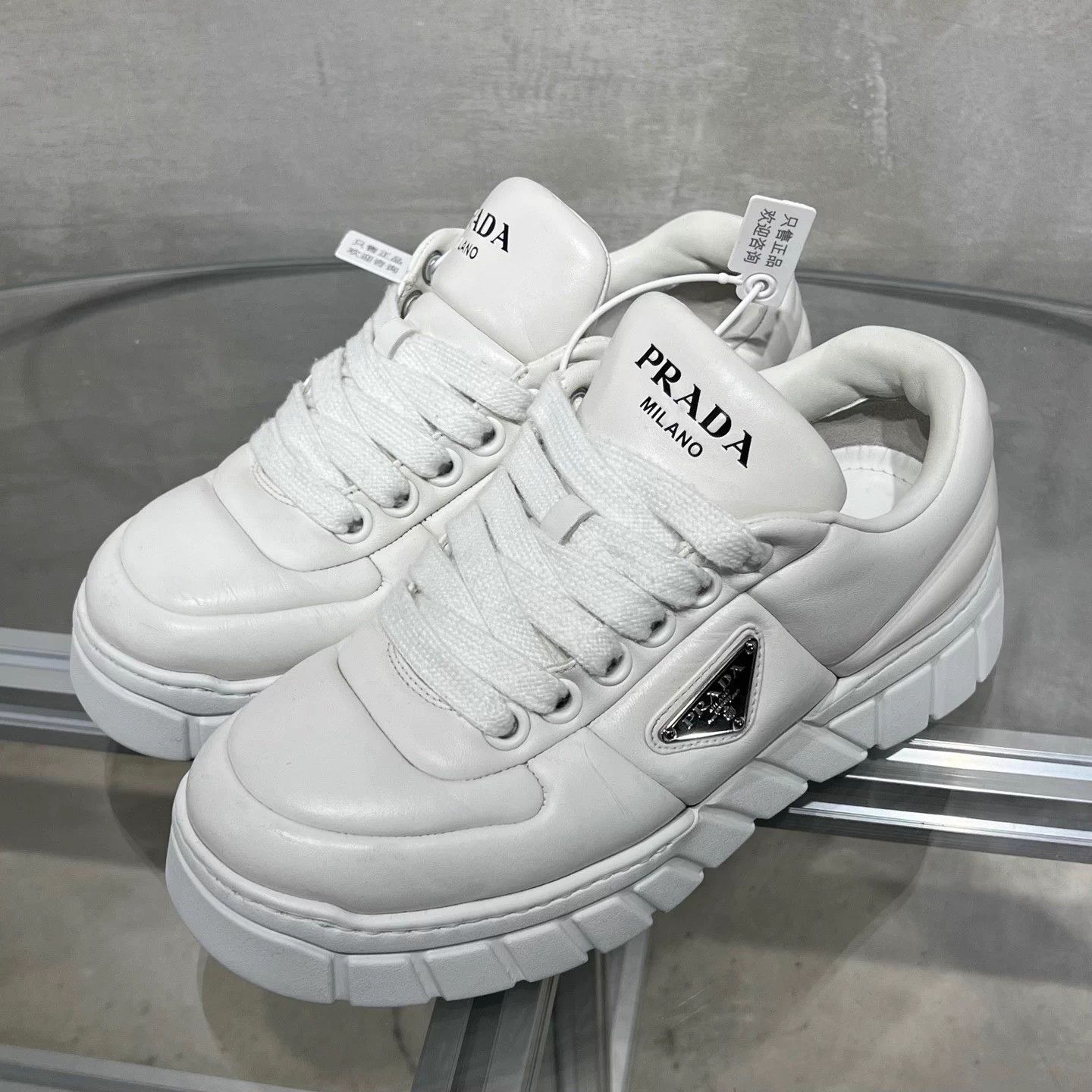 Prada PRADA Metal Triangle Logo White Sneakers UK6 40 Size US 7 / EU 40 - 2 Thumbnail