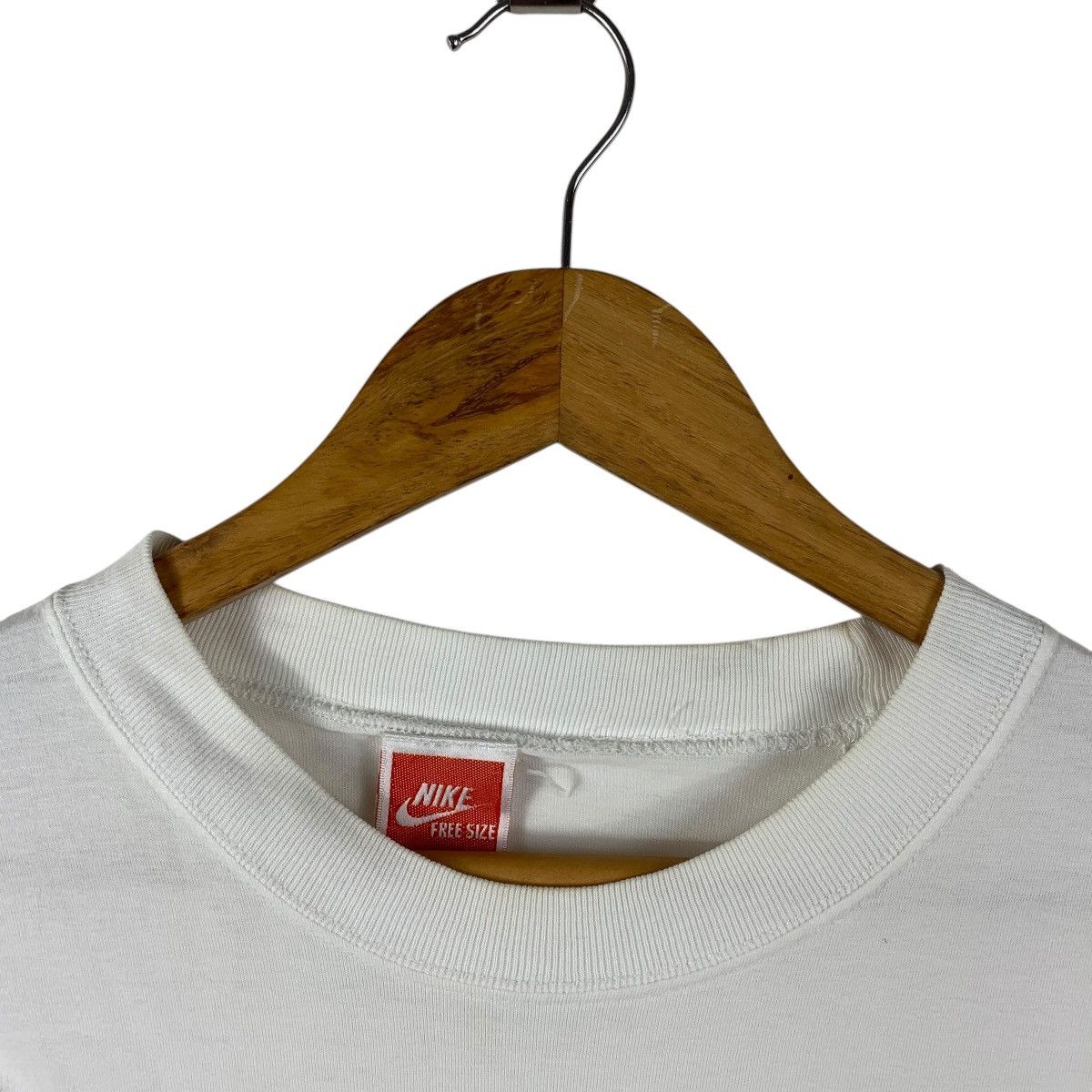 Nike Vintage NIKE bball just do it barcelona spellout printed tee Size US M / EU 48-50 / 2 - 5 Thumbnail