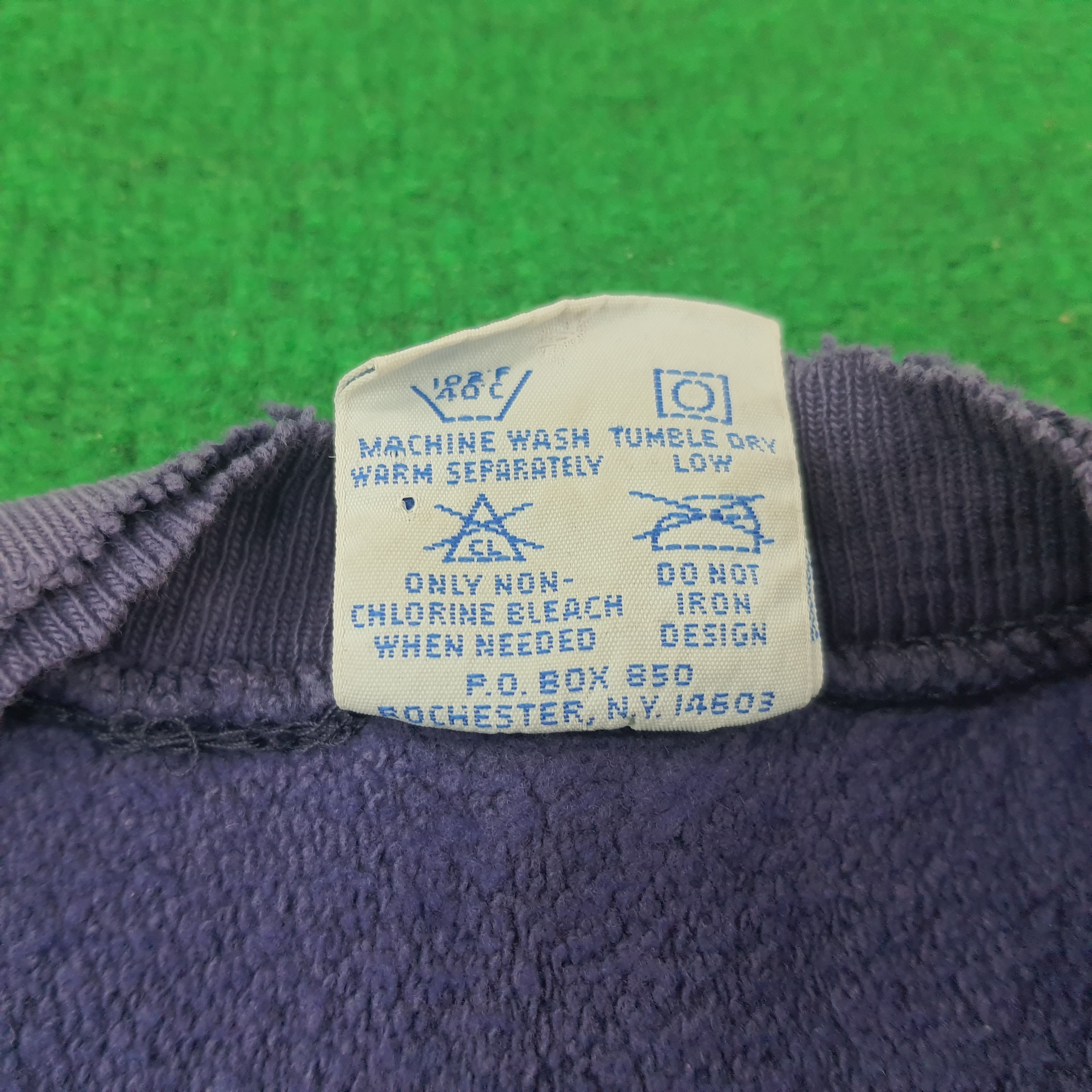 Champion × Vintage Vintage Champion Small Logo Sweatshirts Size US L / EU 52-54 / 3 - 6 Thumbnail