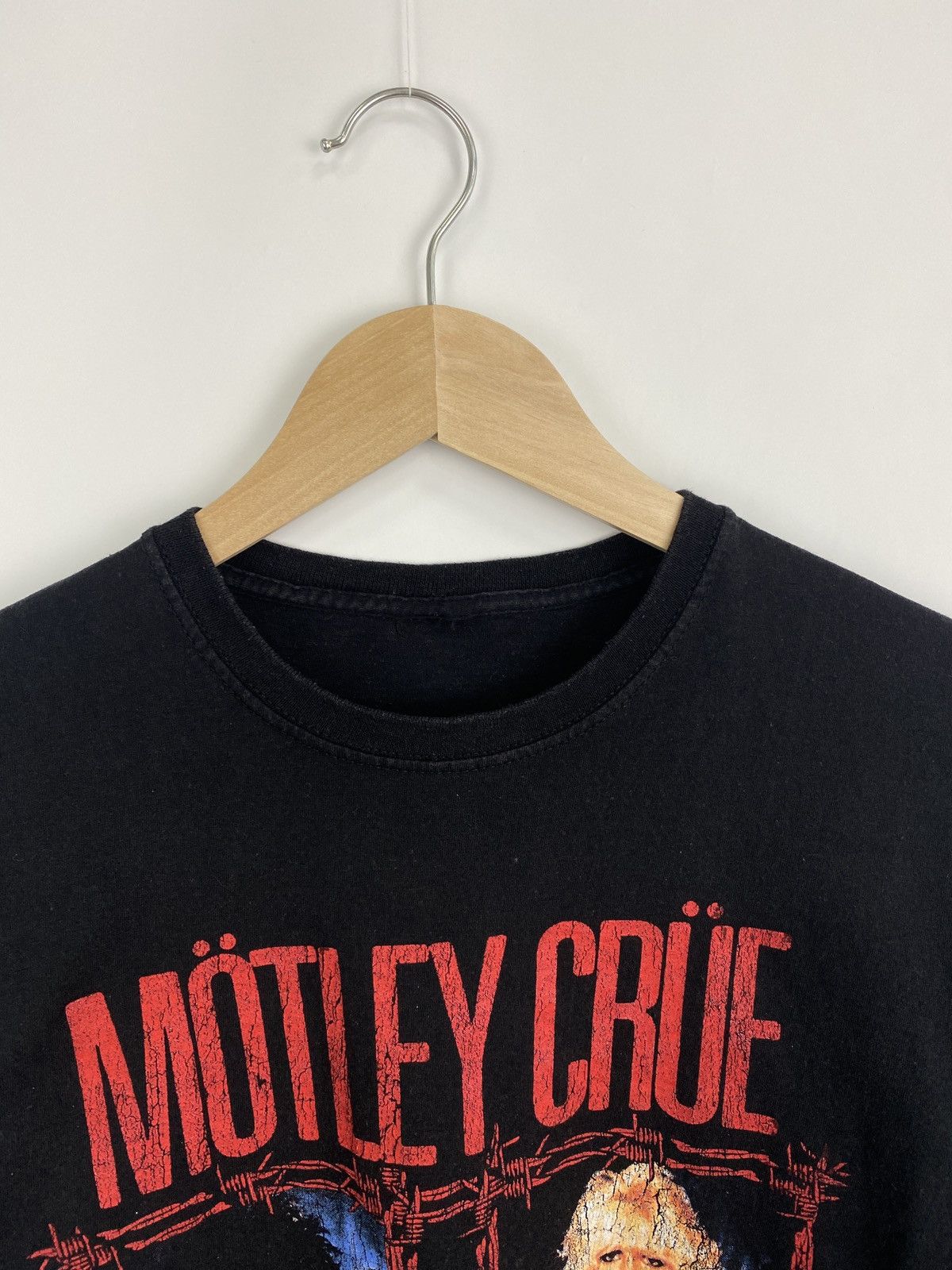 Band Tees 🇺🇸 Vintage Y2K Motley Crue Band Rock T-shirt Rare Retro Size US S / EU 44-46 / 1 - 4 Thumbnail