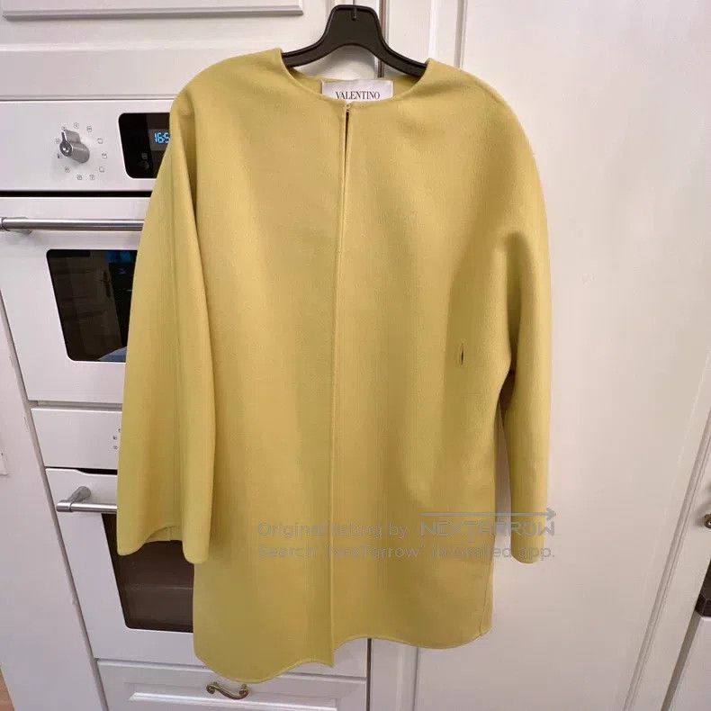 Valentino Valentino Grow a coat Size L / US 10 / IT 46 - 1 Thumbnail