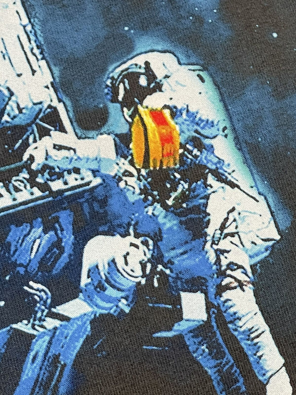 Travis Scott Travis Scott McDonalds Live from Utopia brand new size Large Size US L / EU 52-54 / 3 - 4 Thumbnail