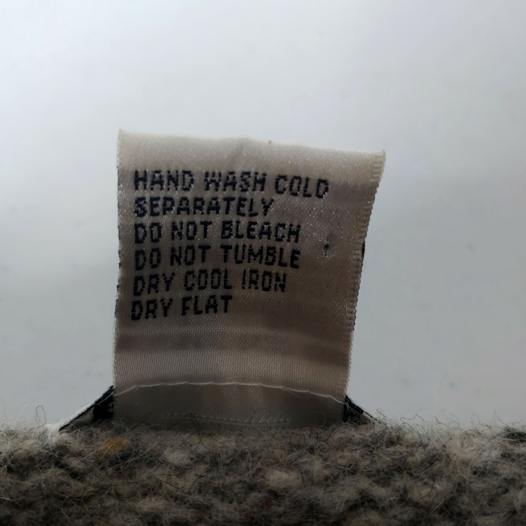 Willi Smith VINTAGE Willi Smith Collection Cardigan Sweater Women XL Cropped Gray Mohair Lambswool Round Neck Long Sleeve Knit Casual Fall Winter Size XL / US 12-14 / IT 48-50 - 6 Thumbnail