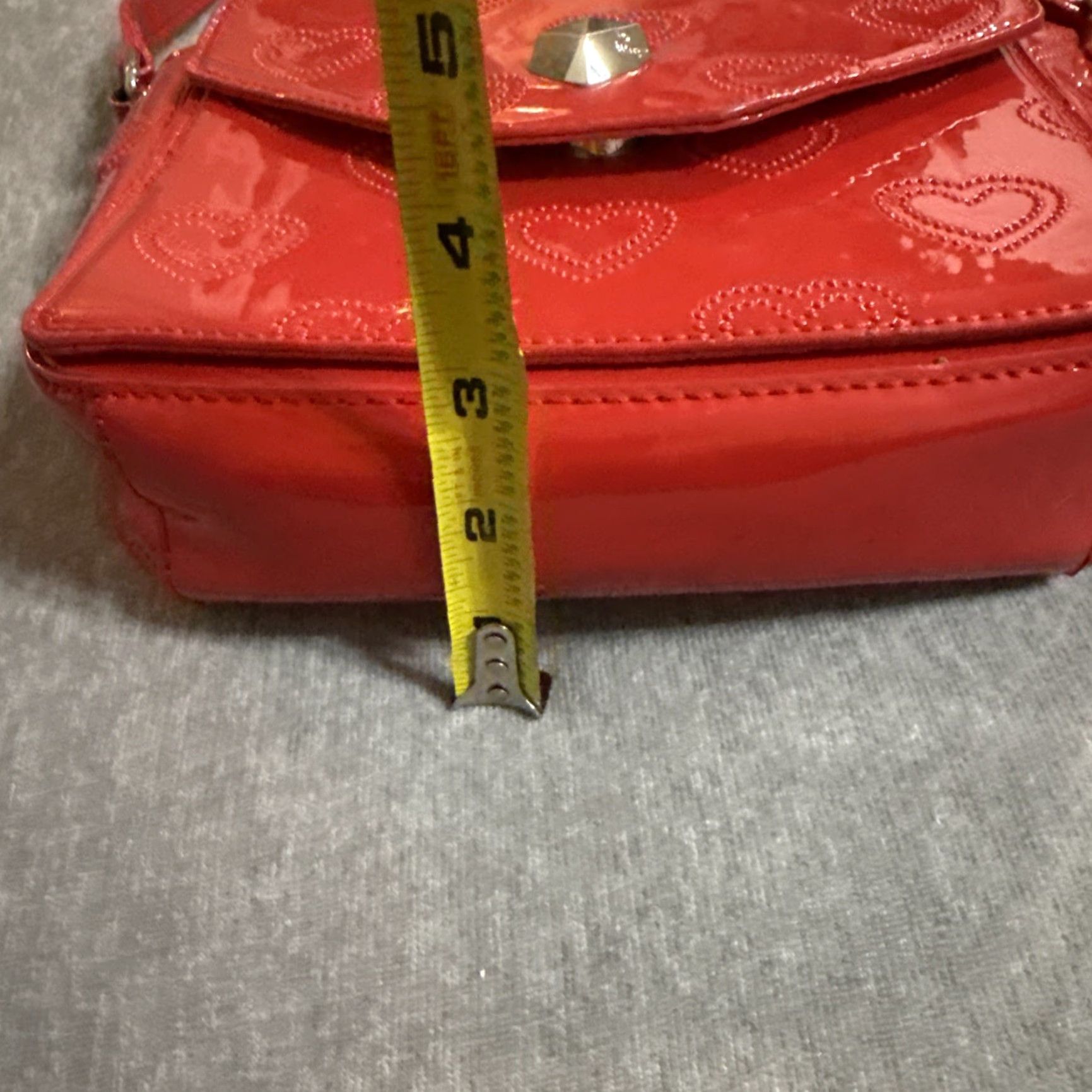 Betsey Johnson EUC Betsey Johnson Red Top Handle Bag Crossbody Heart Design Satchel Purse Casual Medium Women Size M / US 6-8 / IT 42-44 - 6 Thumbnail