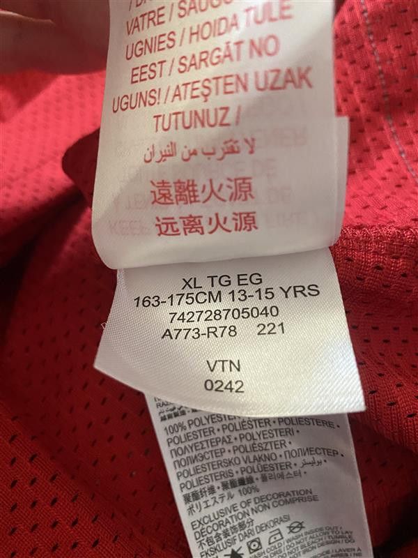 Nike CHICAGO BULLS #23 JORDAN 158 - 175 cm - Nike Jordan - UNIQUE Size US S / EU 44-46 / 1 - 8 Thumbnail