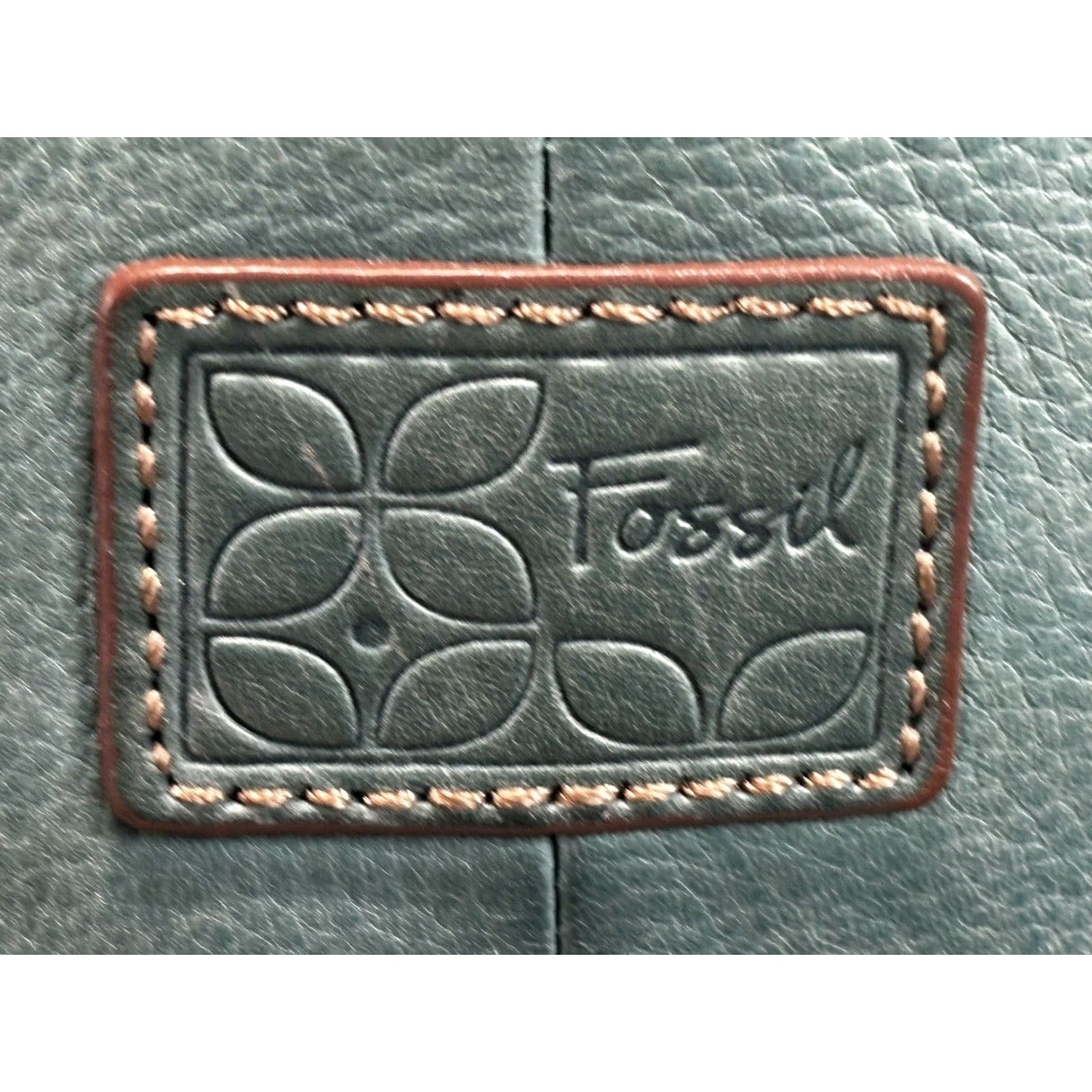 Fossil VINTAGE Fossil Green Leather Crossbody Purse Small Zip Around Womens Size ONE SIZE - 5 Thumbnail