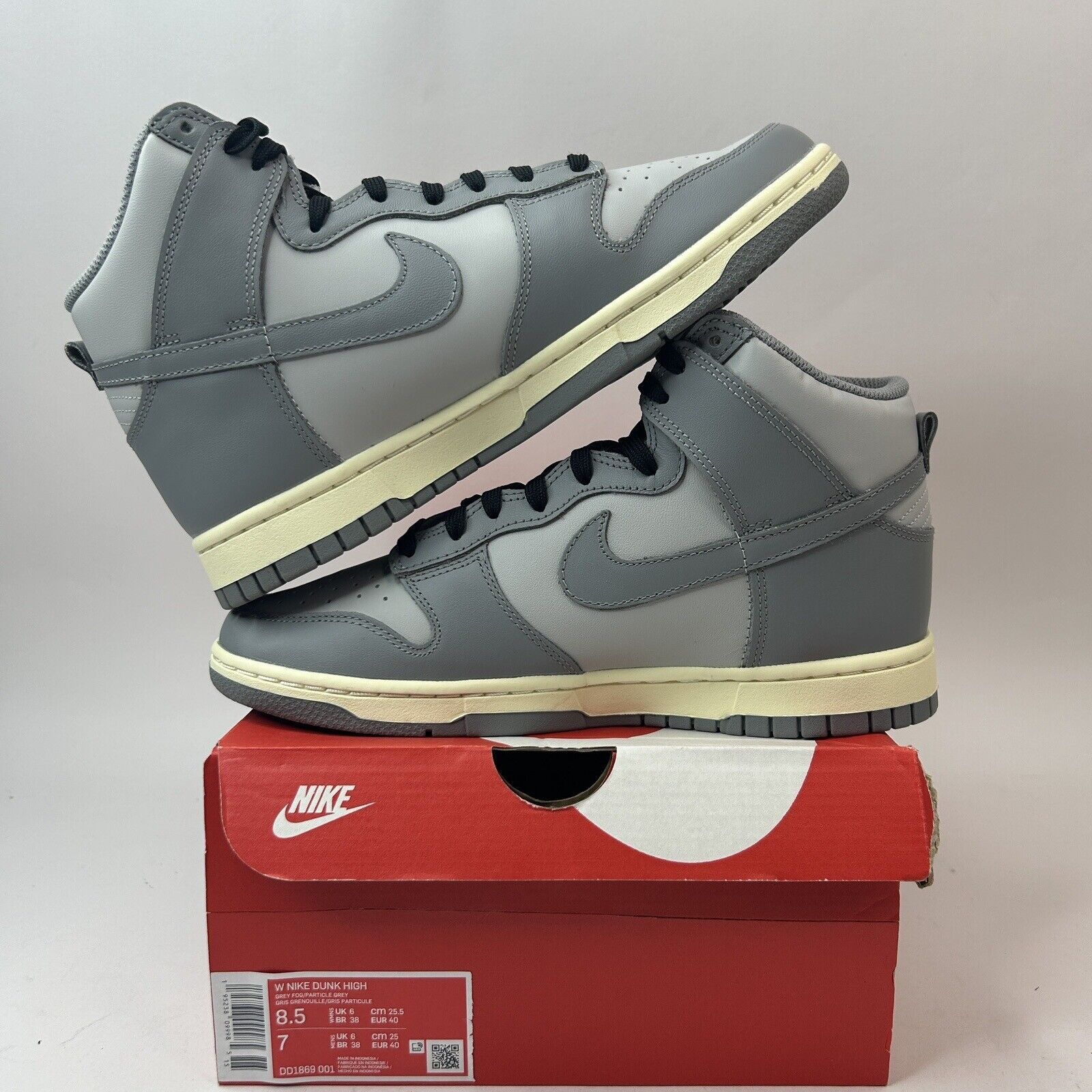 Nike Nike Dunk High WMNS “Aged Grey/Grey Sail” 2023 Size US 8.5 / IT 38.5 - 3 Thumbnail