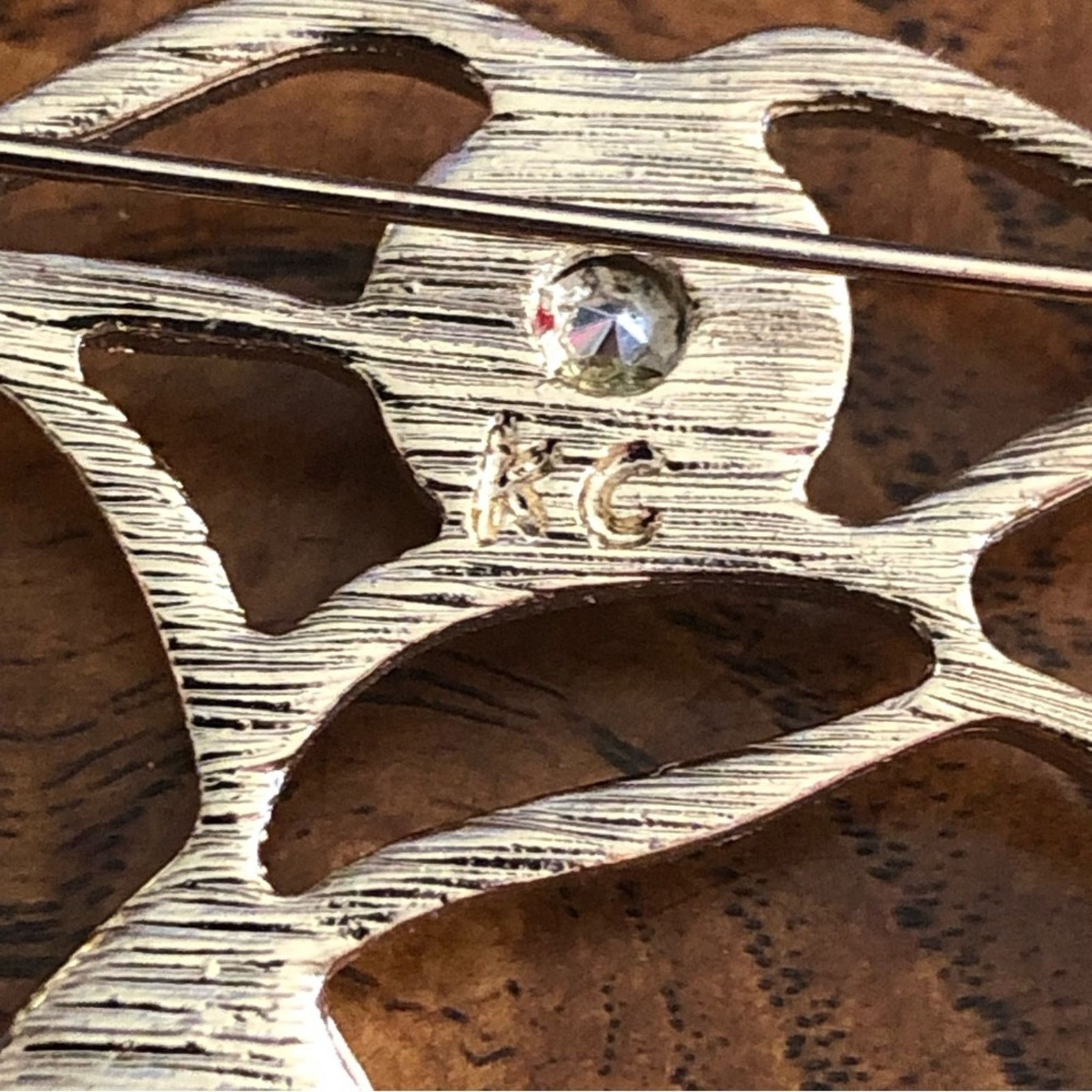 Kenneth Cole Kenneth Cole botanical enamel brooch Size ONE SIZE - 4 Thumbnail