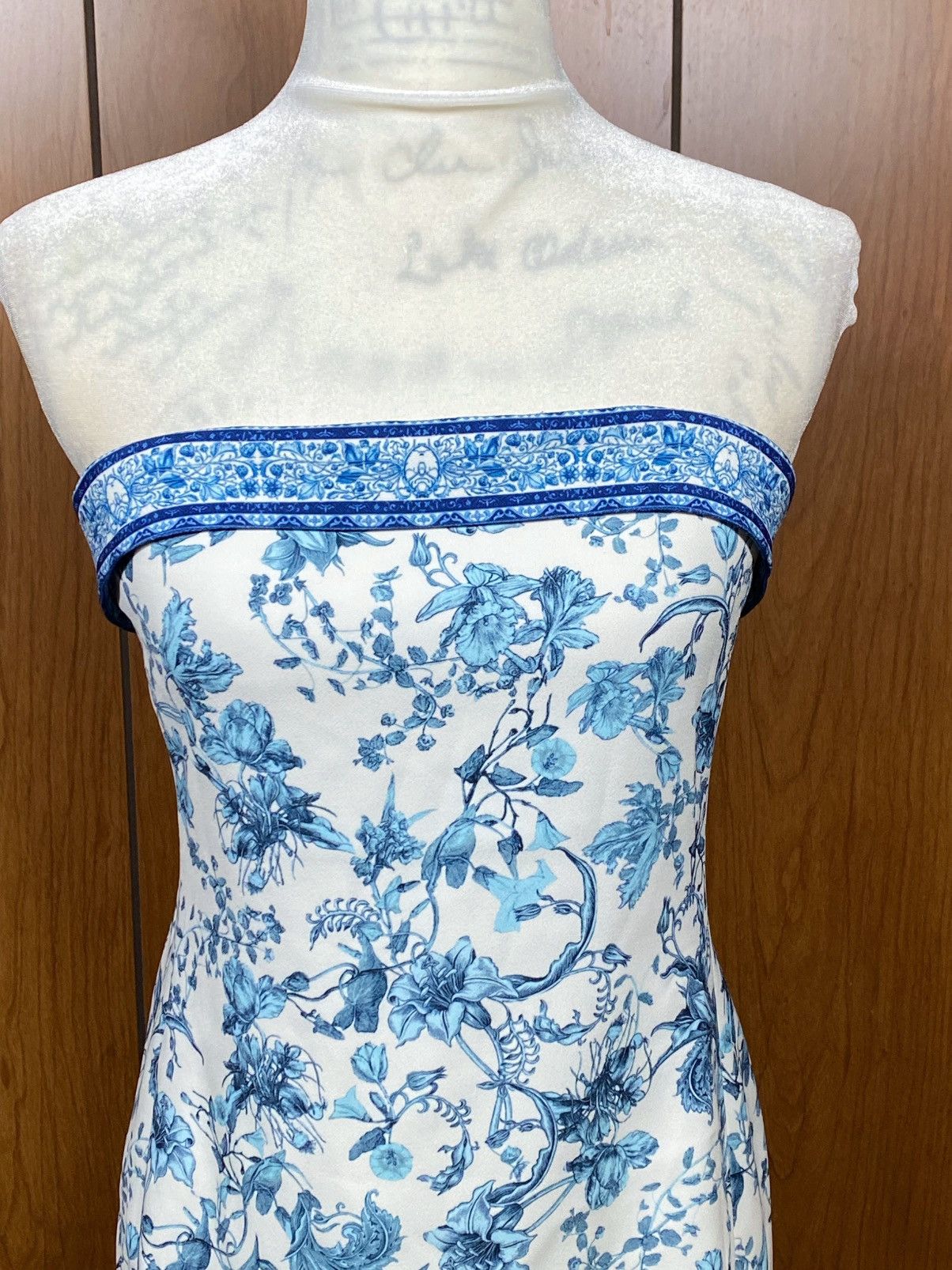 Alice + Olivia Alice and Olivia Strapless Floral Mini Dress size 10 Size L / US 10 / IT 46 - 7 Thumbnail