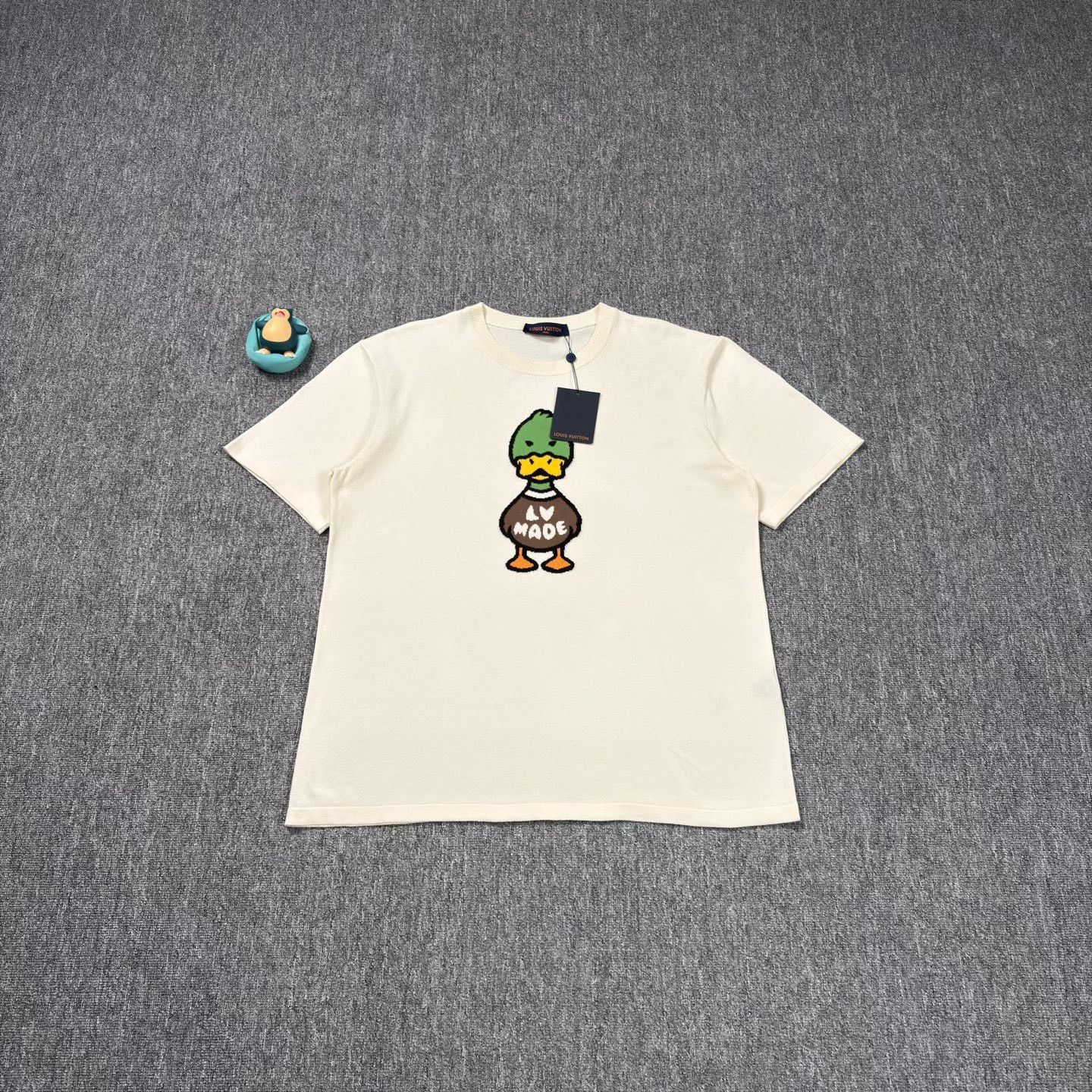 Louis Vuitton LV Nigo Collaboration Beige Duck Print T-Shirt Size US XXL / EU 58 / 5 - 1 Thumbnail