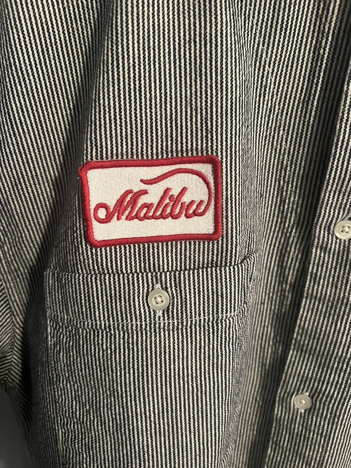 Old Navy Old Navy Cropped Work Shirt “Malibu 94” Patch – Size L Size US L / EU 52-54 / 3 - 3 Thumbnail