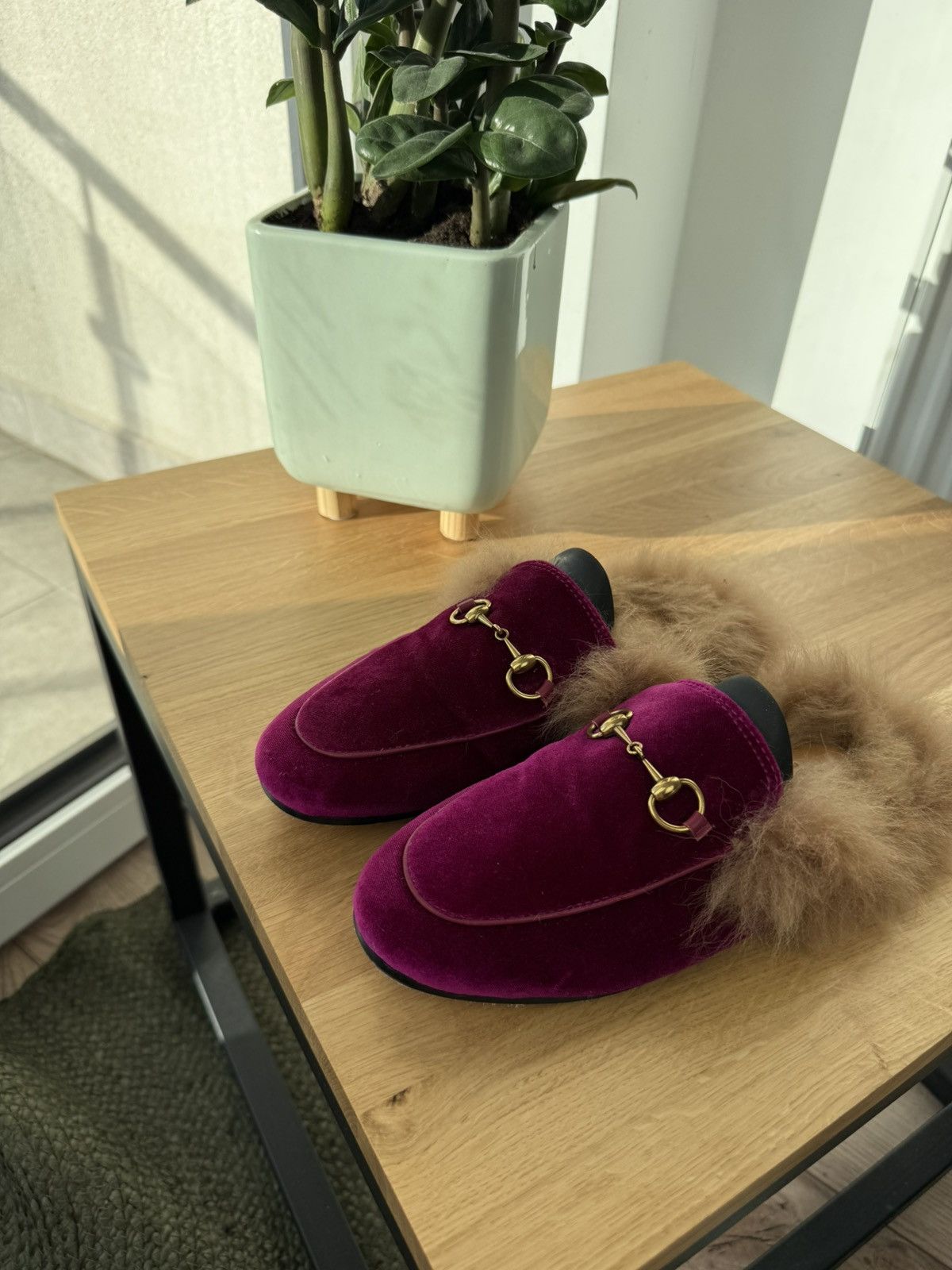 Gucci Gucci Horsebit mule Black velour fur embroidered Size US 6 / IT 36 - 2 Thumbnail