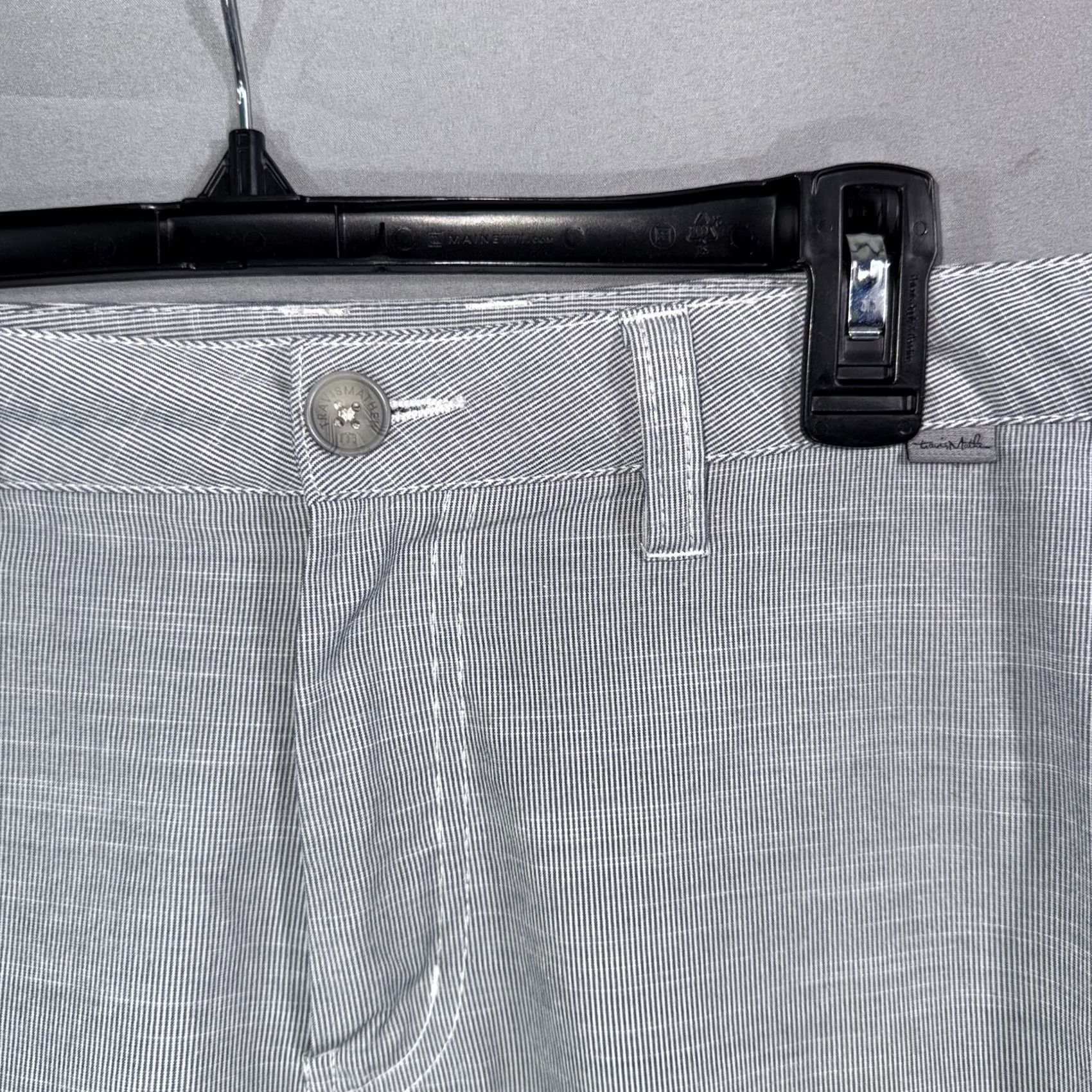 TravisMathew TravisMathew Shorts Mens 33 Gray Stripe Lightweight Casual Golf Chino Summer Size US 33 - 3 Thumbnail