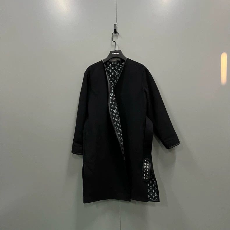 Louis Vuitton Louis Vuitton presbyopia printed all over the inside coat 2 Size US XS / EU 42 / 0 - 1 Thumbnail