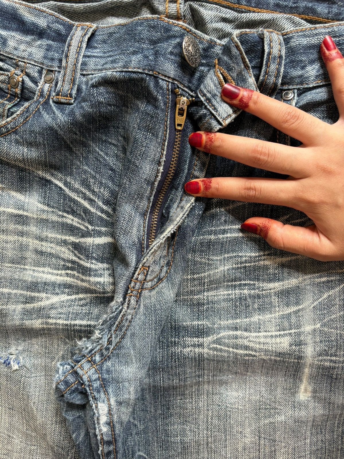 Japanese Brand Vintage Japanese Brand Crack Wash Distressed Flare Jeans Size US 32 / EU 48 - 3 Thumbnail