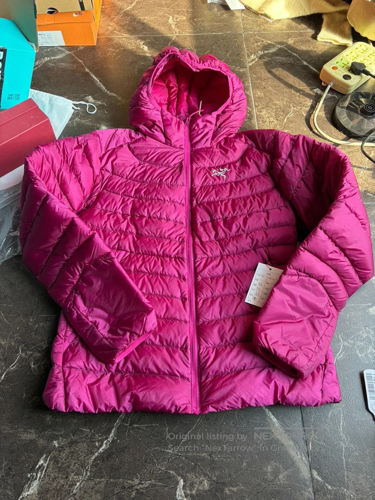 Arc'teryx Arc'teryx Women's 850 Fill Down Jacket. Size L / US 10 / IT 46 - 1 Thumbnail