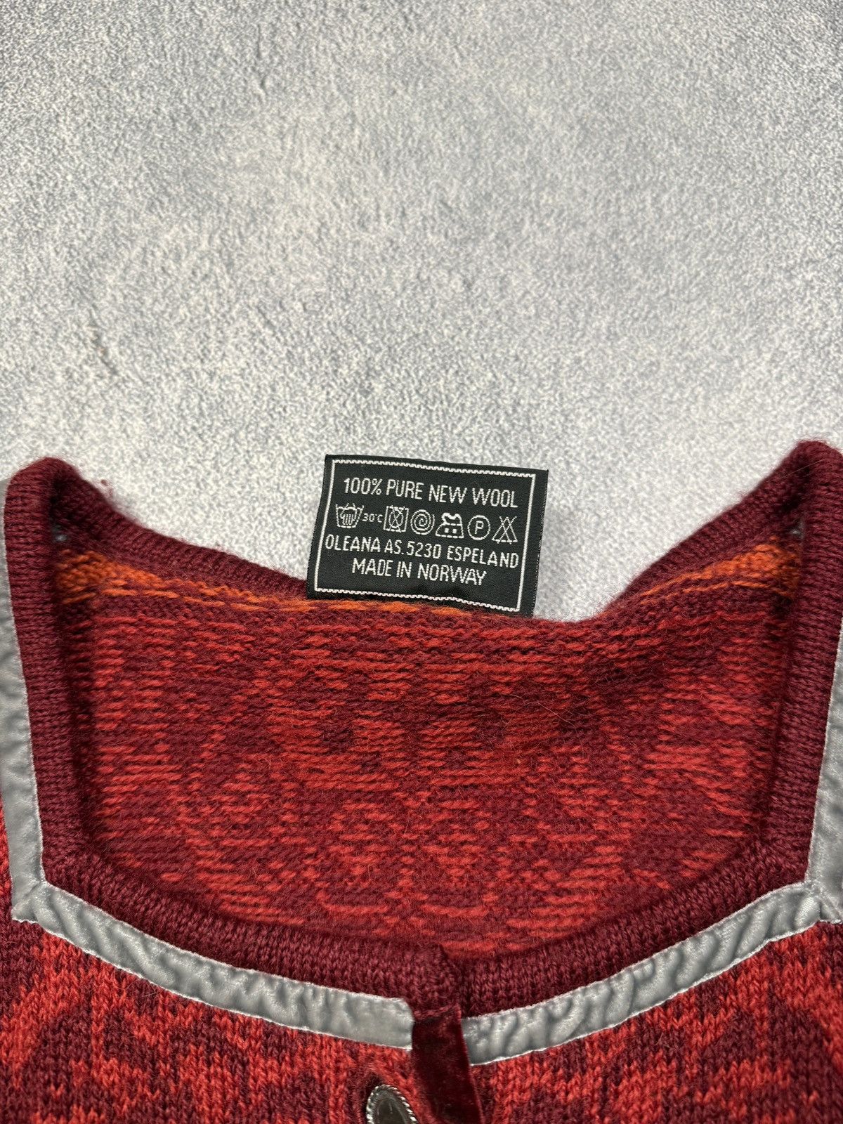 Aran Isles Knitwear Oleana Wool Sweater Made in Norway Size M / US 6-8 / IT 42-44 - 9 Thumbnail