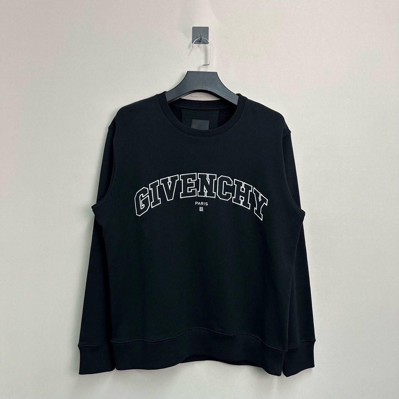 Givenchy givenchy embroidered logo sweatshirt in black Size US L / EU 52-54 / 3 - 1 Thumbnail