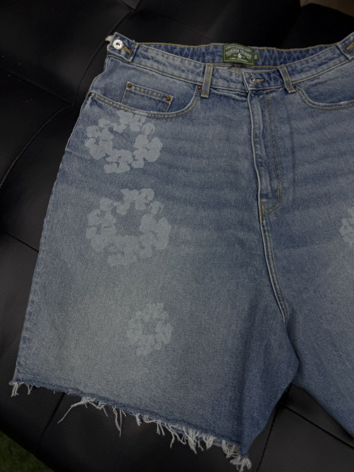 DENIM TEARS Denim Tears Cotton Wreath 2025 Shorts Size XL Blue (NEW) Size US 34 / EU 50 - 2 Thumbnail