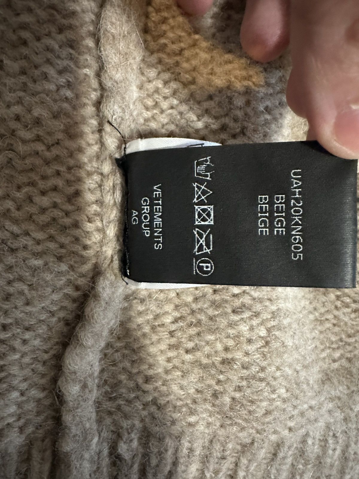 Vetements vetements five botton mohair cardigan kurt cobain Size US S / EU 44-46 / 1 - 9 Thumbnail