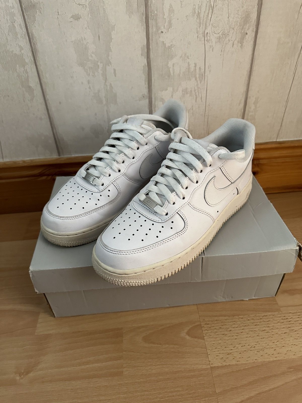 Nike Nike Air Force 1 Size US 8.5 / EU 41-42 - 2 Thumbnail
