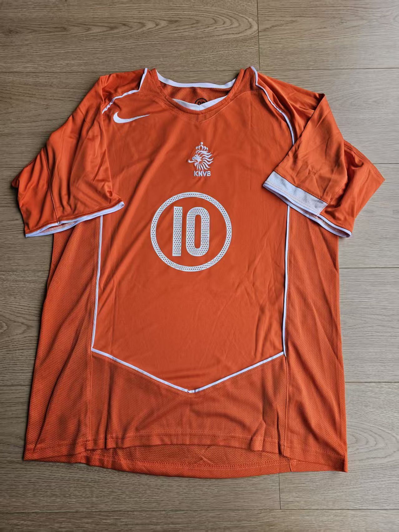 Other 2004 Netherlands #10 van Nistelrooy Jersey Home Size US M / EU 48-50 / 2 - 2 Thumbnail