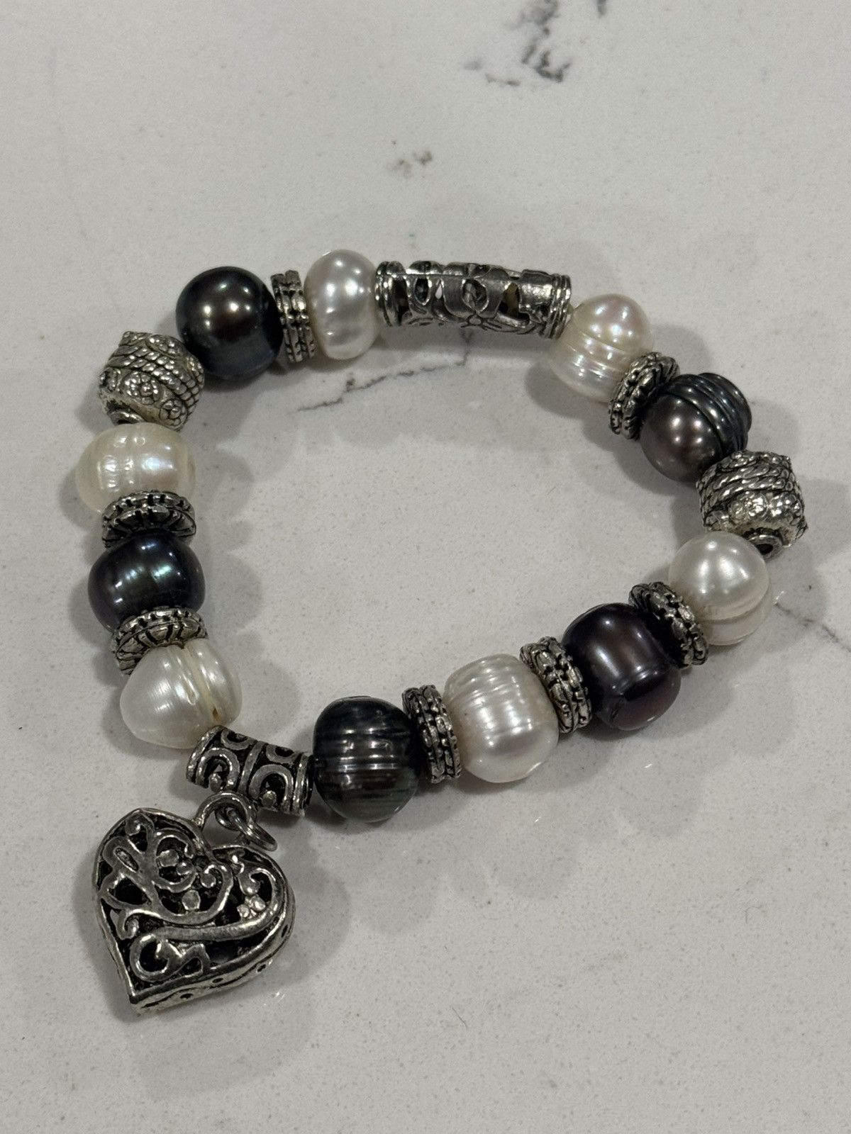 Jewelry Freshwater Pearl Bracelet Charm Black & White Pearls Size ONE SIZE - 4 Thumbnail