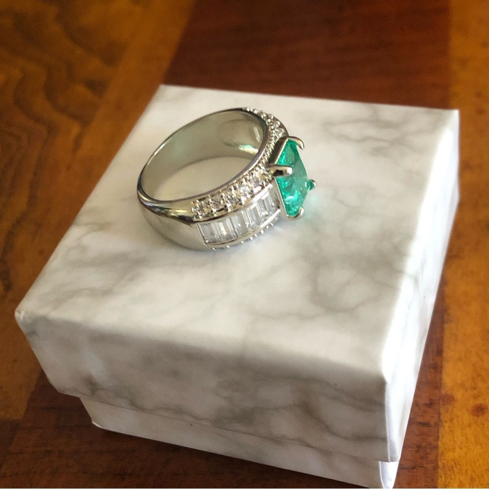 Jewelry Ladies elegant paraiba emerald stone 925 ring 8 NIB Size ONE SIZE - 8 Thumbnail