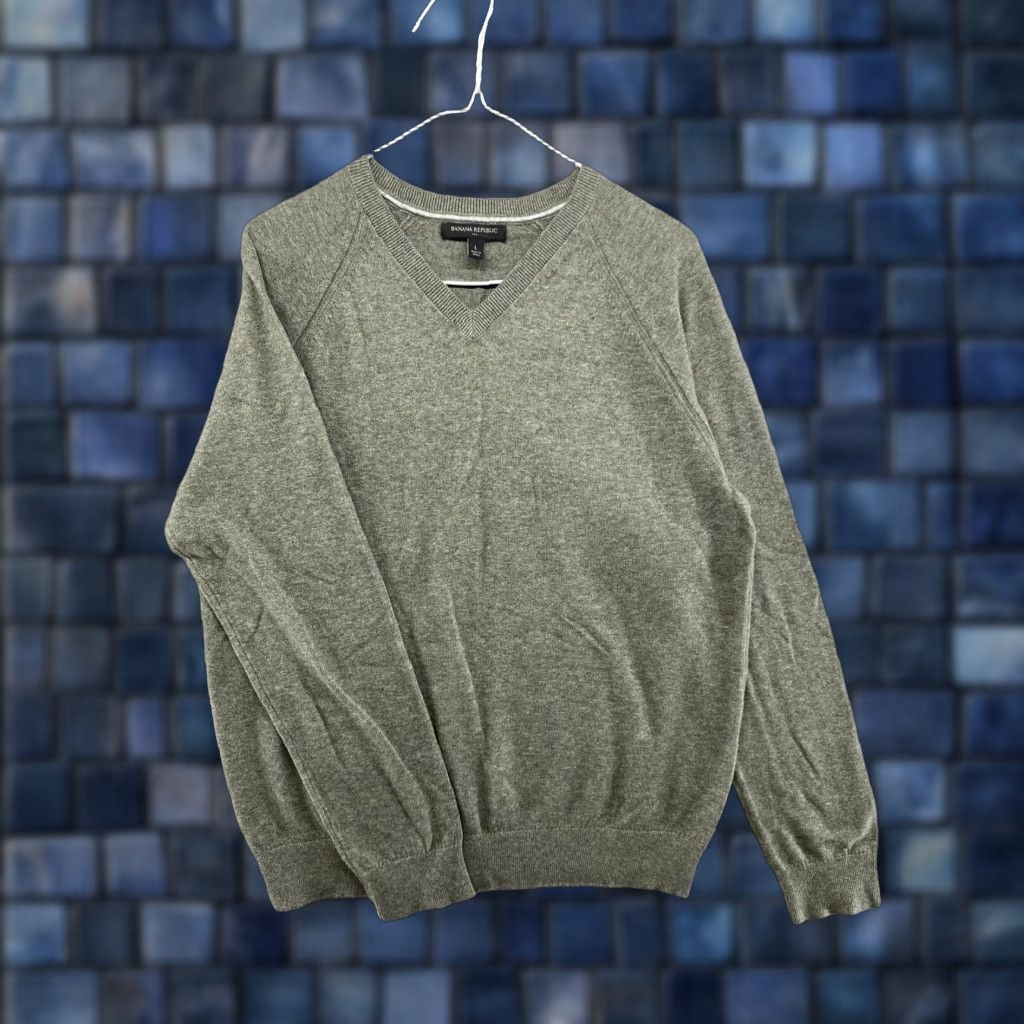 Banana Republic Banana Republic Mens Green V Neck Cotton Knit Sweater in Size Large Shirt Adult Large Green Pullover Casual Mens Size US L / EU 52-54 / 3 - 1 Thumbnail