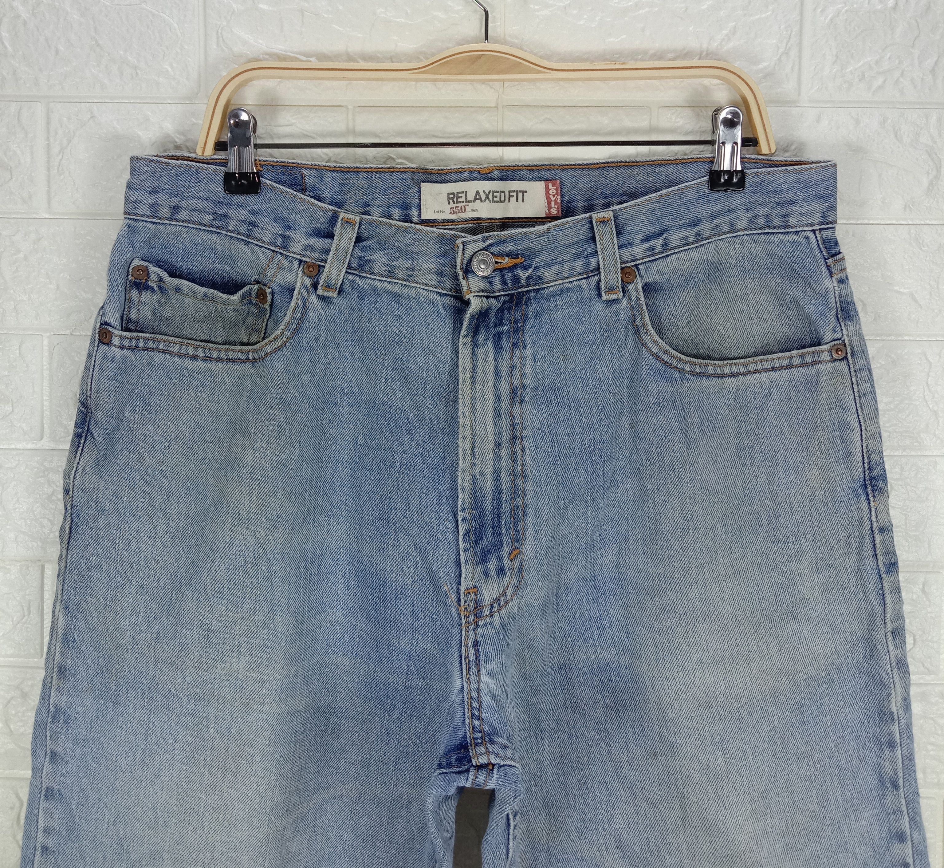 Levi's Vintage Levi's 550 Jeans Light Wash Relaxed Fit Denim Size US 35 - 2 Thumbnail