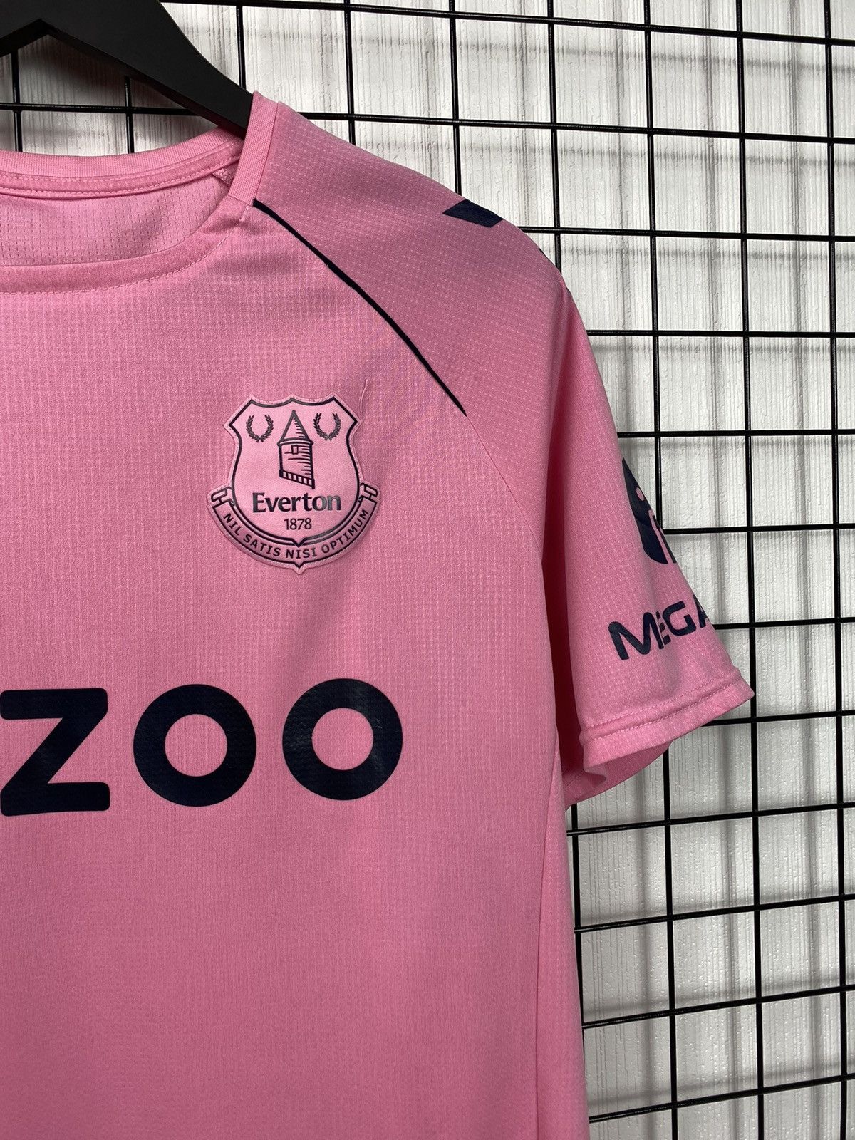 Other Everton soccer jersey 2020 2021 M pink Blokecore football Size US M / EU 48-50 / 2 - 5 Thumbnail