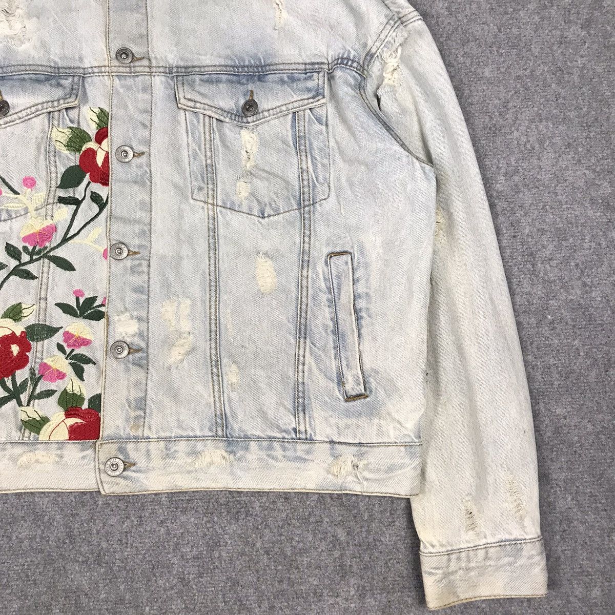 Designer × Zara ZARA MAN DENIM EMBROIDERY DESIGN DISTRESSED JACKET Size US L / EU 52-54 / 3 - 5 Thumbnail
