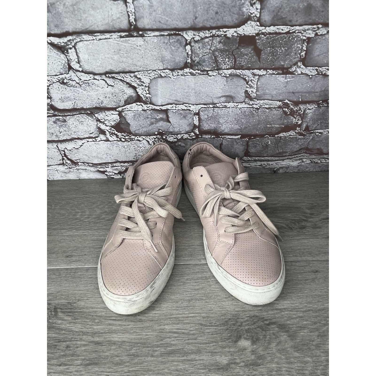 Greats GREATS The Royale Pink Perforated Leather Sneakers Shoes Wom Size US 8.5 / IT 38.5 - 14 Thumbnail