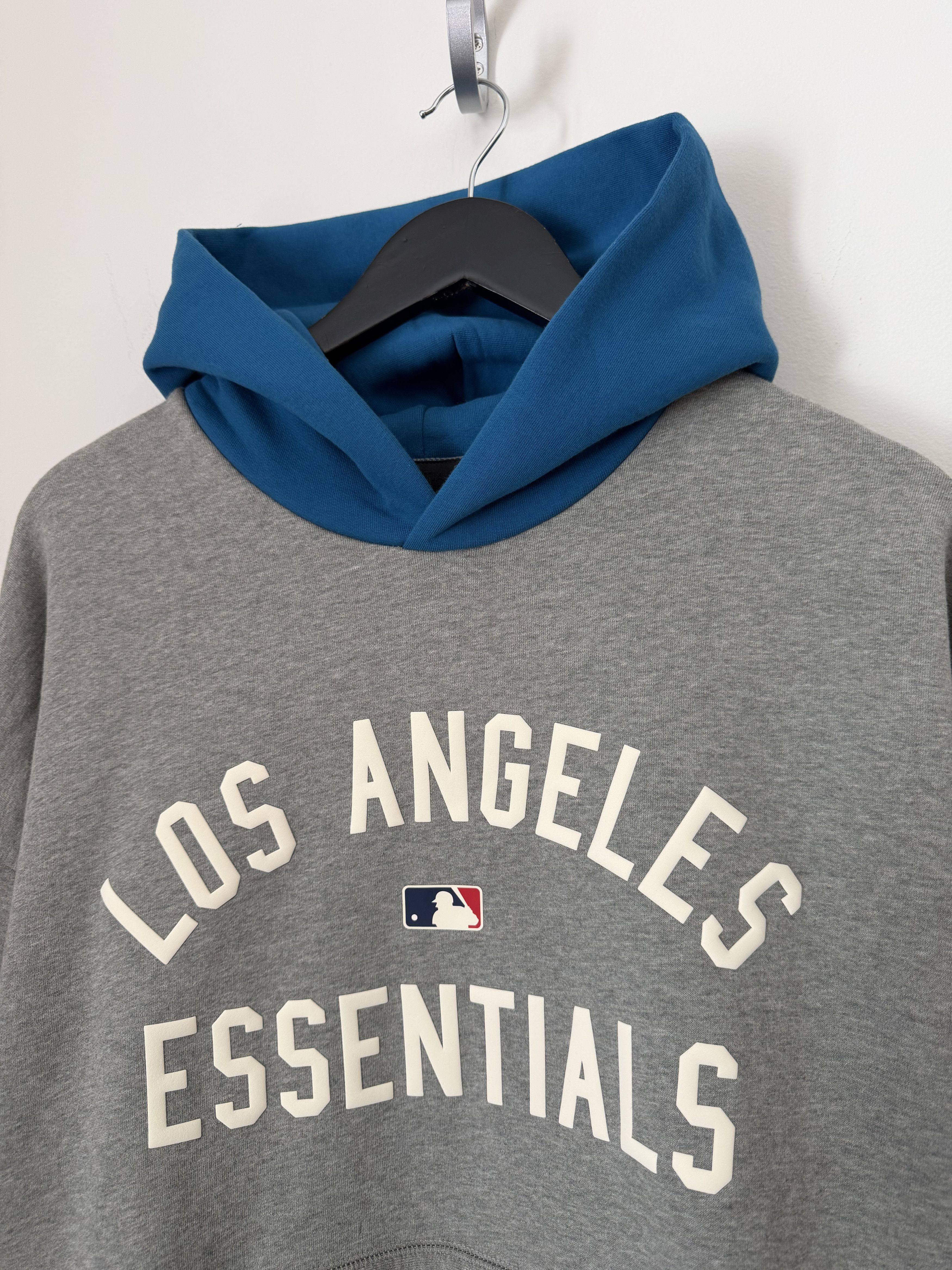Fear of God Fear of God Essentials Los Angeles Dodgers Hoodie in Gray Size US M / EU 48-50 / 2 - 2 Thumbnail