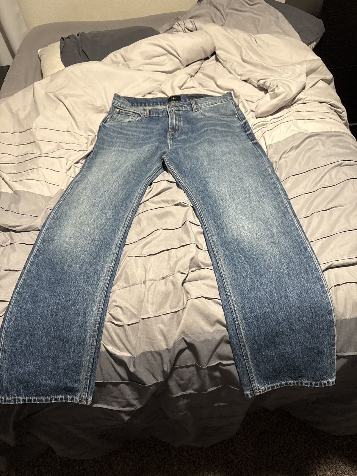 Seven 7 Seven “Modern Straight” Light Wash Size US 34 / EU 50 - 1 Thumbnail