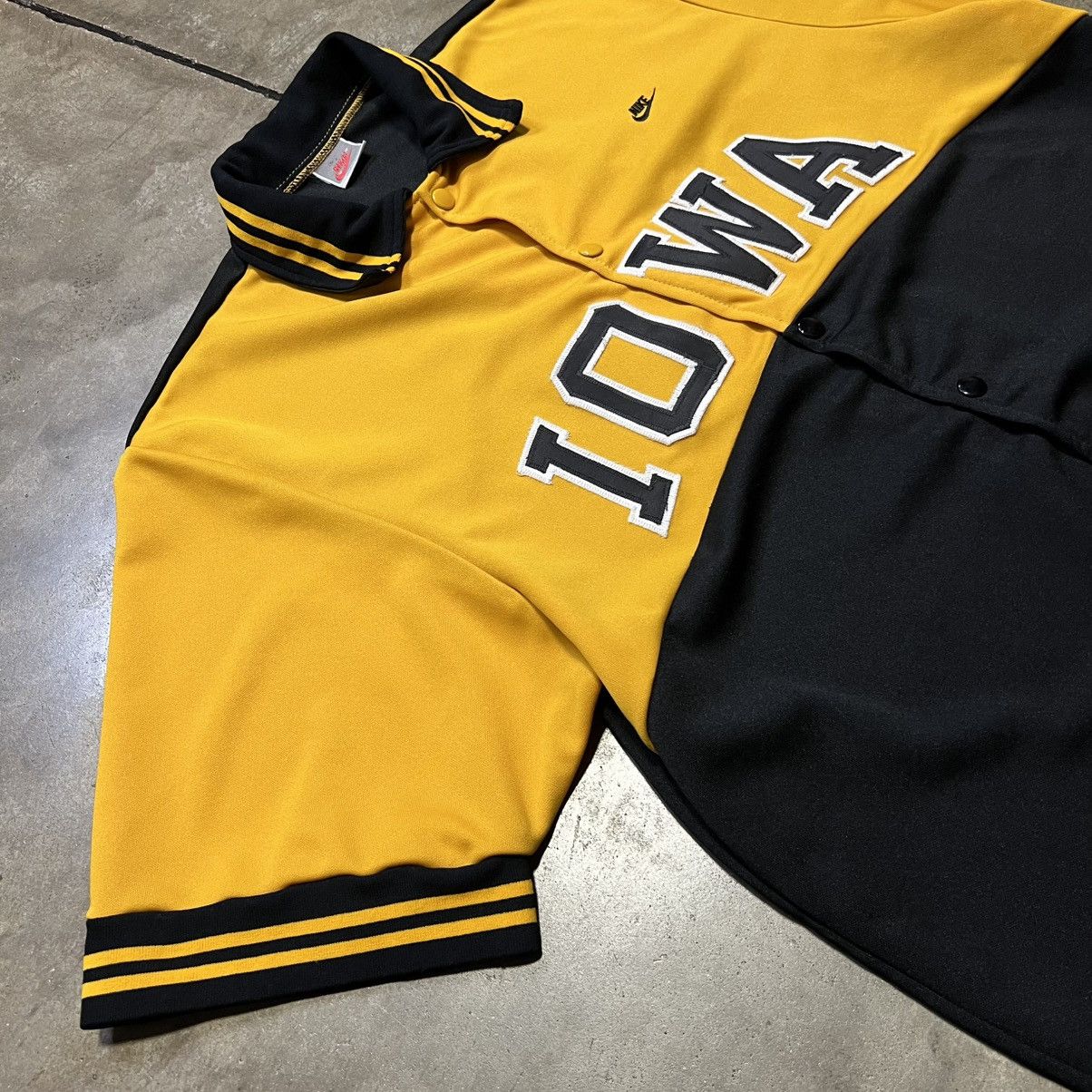 Nike Vintage 80s Iowa Hawkeyes Nike Basketball Warm Up Shirt USA Size US XL / EU 56 / 4 - 6 Thumbnail
