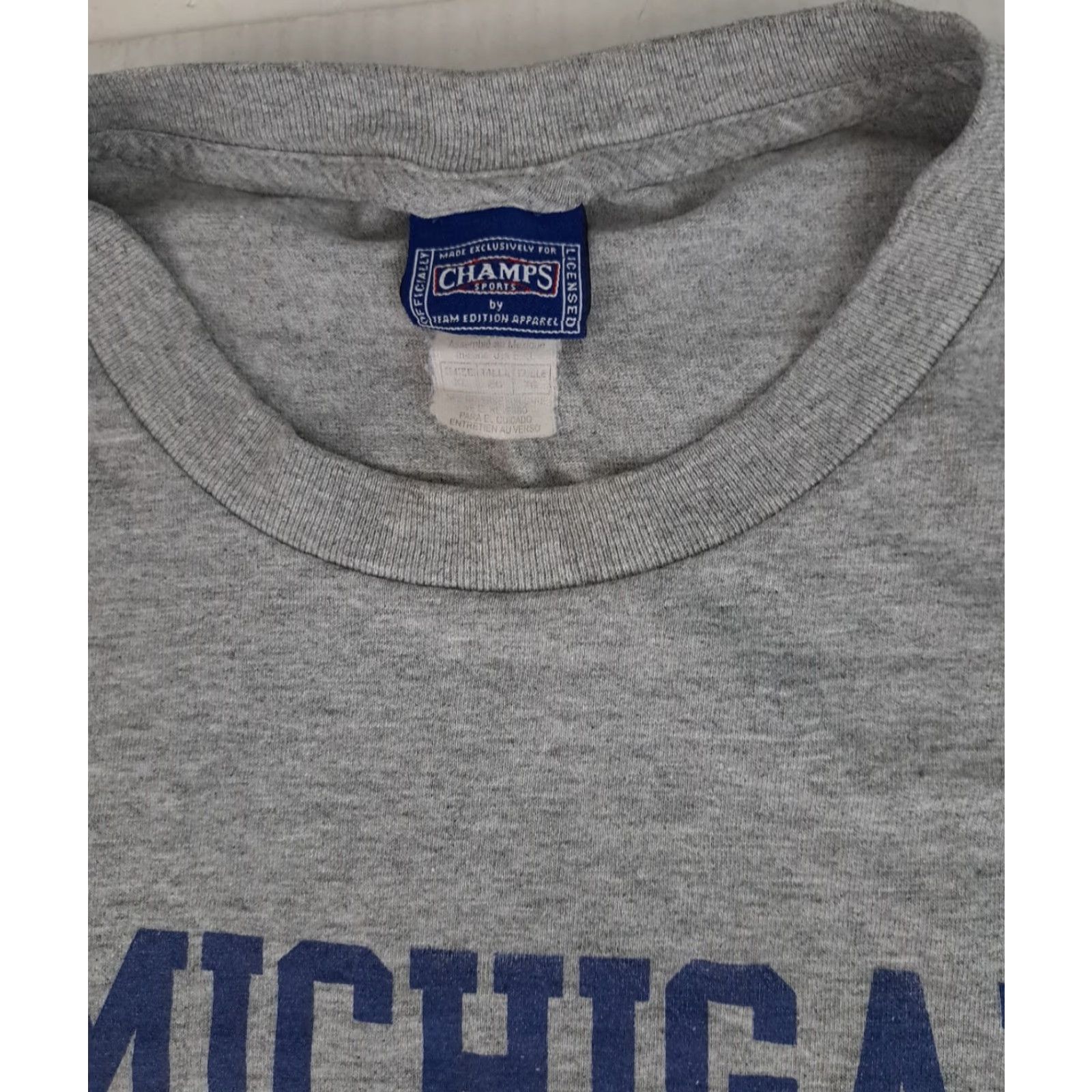 Vintage VINTAGE Michigan Football Champs T-Shirt Gray 2XL Men 90s Wolverines Canvas Cotton Crew Neck Short Sleeve Michigan Wolverines 1990s Size US XXL / EU 58 / 5 - 2 Thumbnail