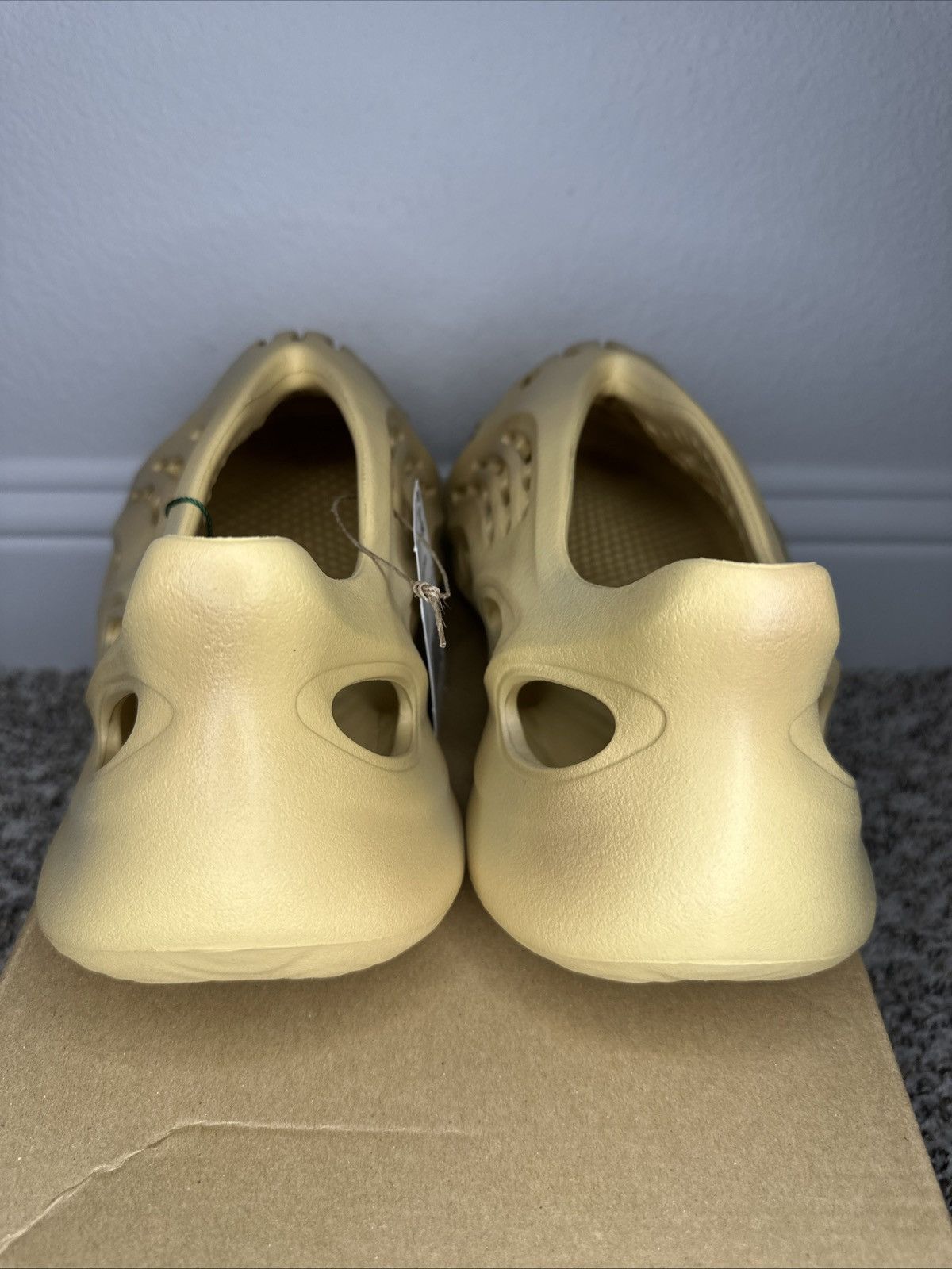 Adidas adidas Yeezy Foam Rnr Slip On Mens Casual Sandals Size US 10 / EU 43 - 7 Thumbnail